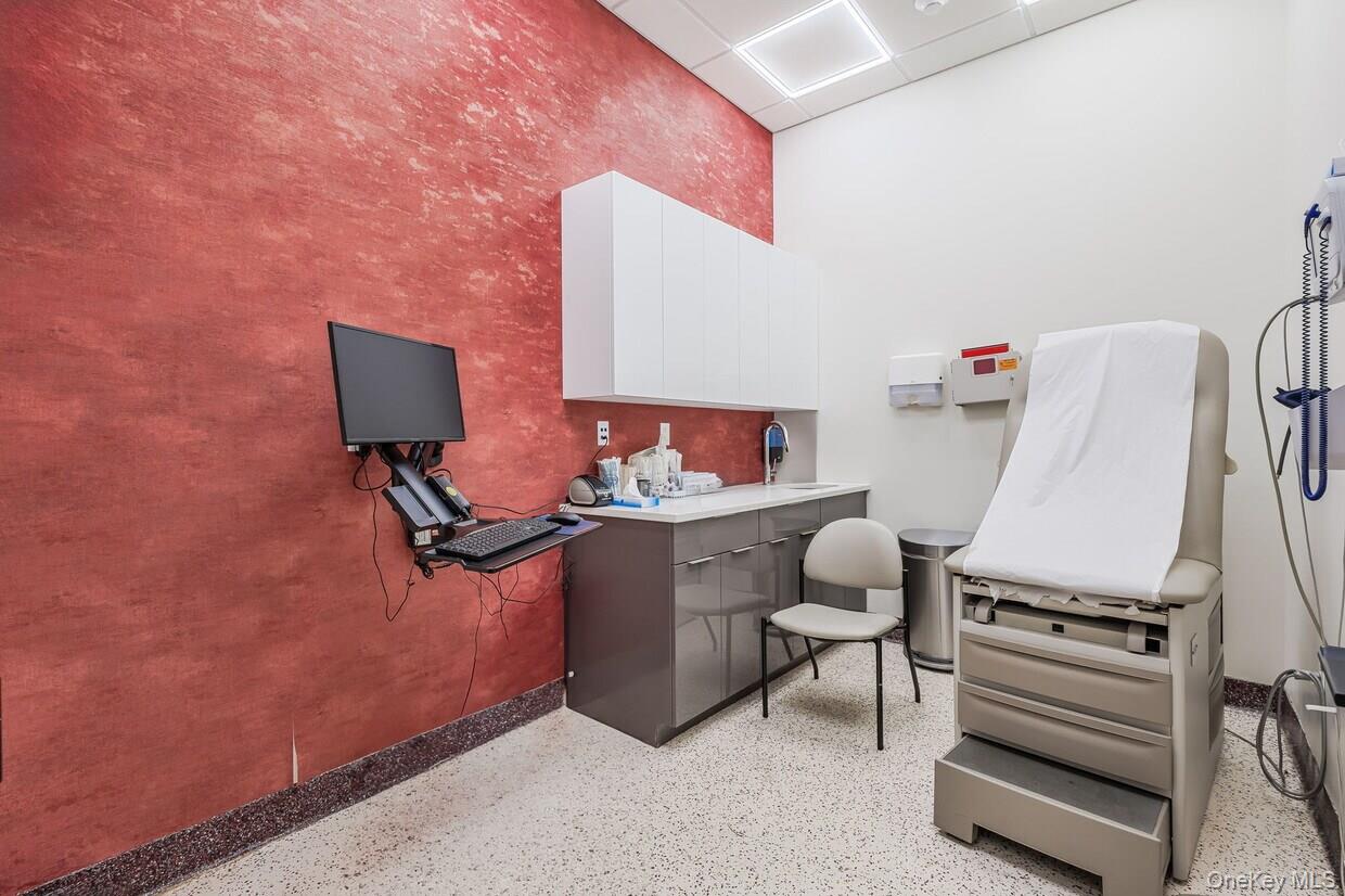 2 Suffern Lane, Garnerville, NY 10923