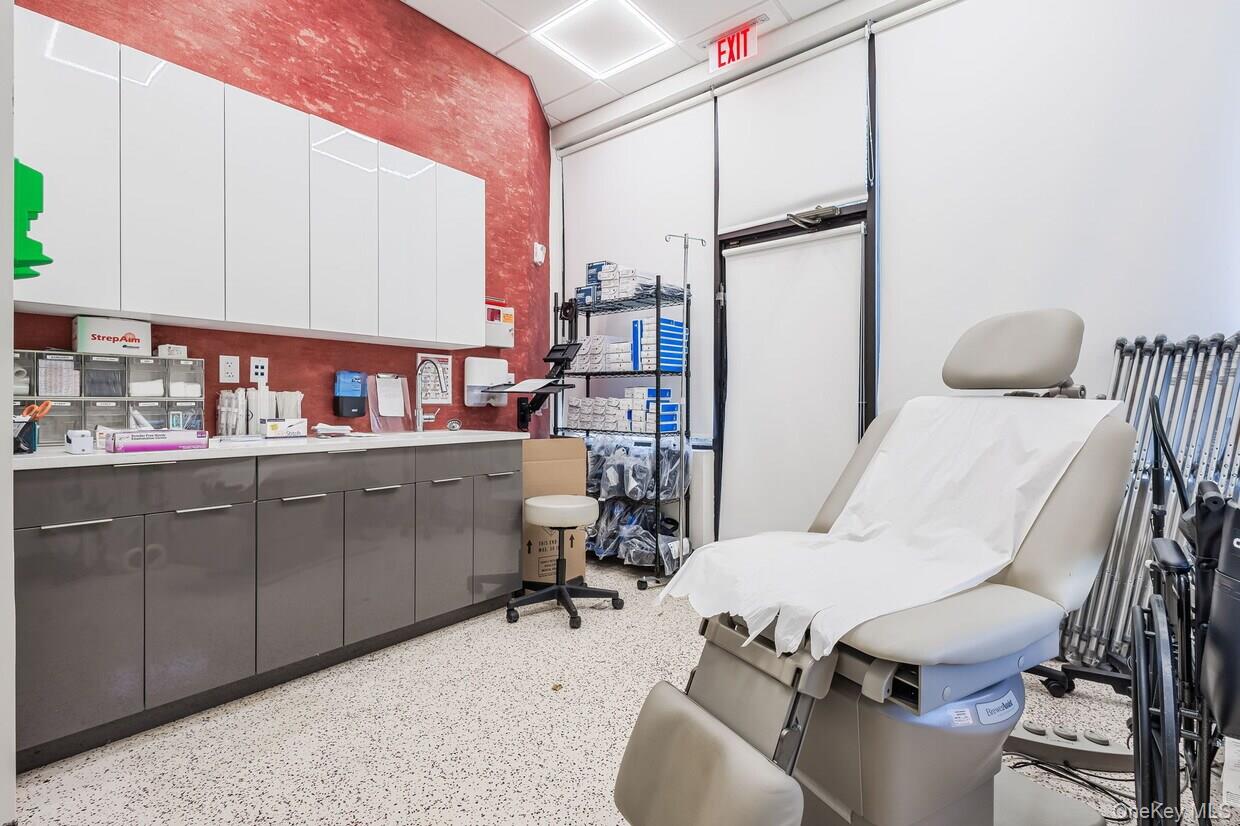 2 Suffern Lane, Garnerville, NY 10923