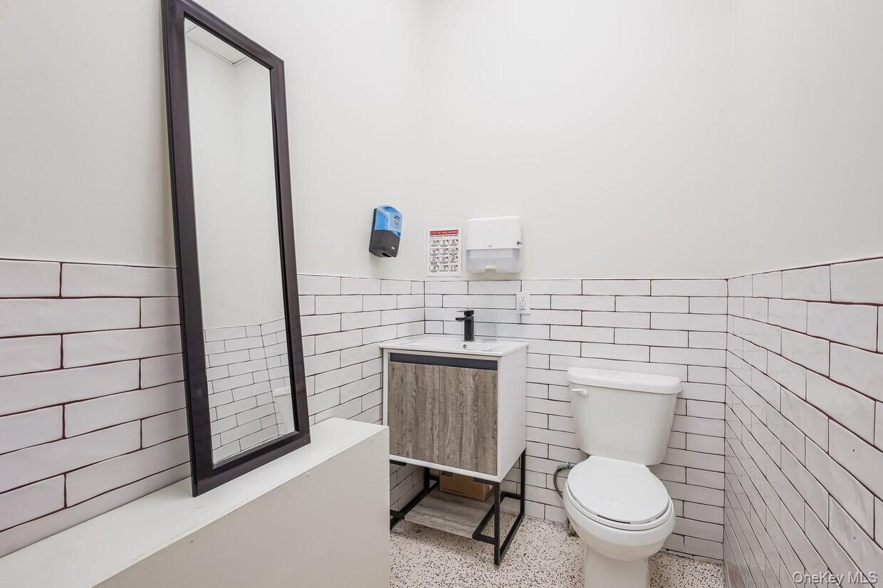 2 Suffern Lane, Garnerville, NY 10923