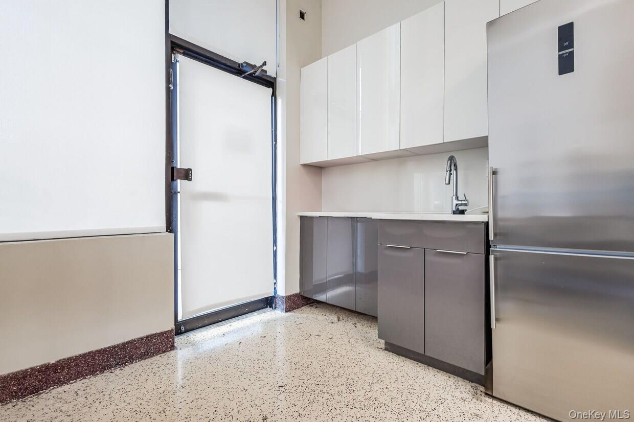 2 Suffern Lane, Garnerville, NY 10923