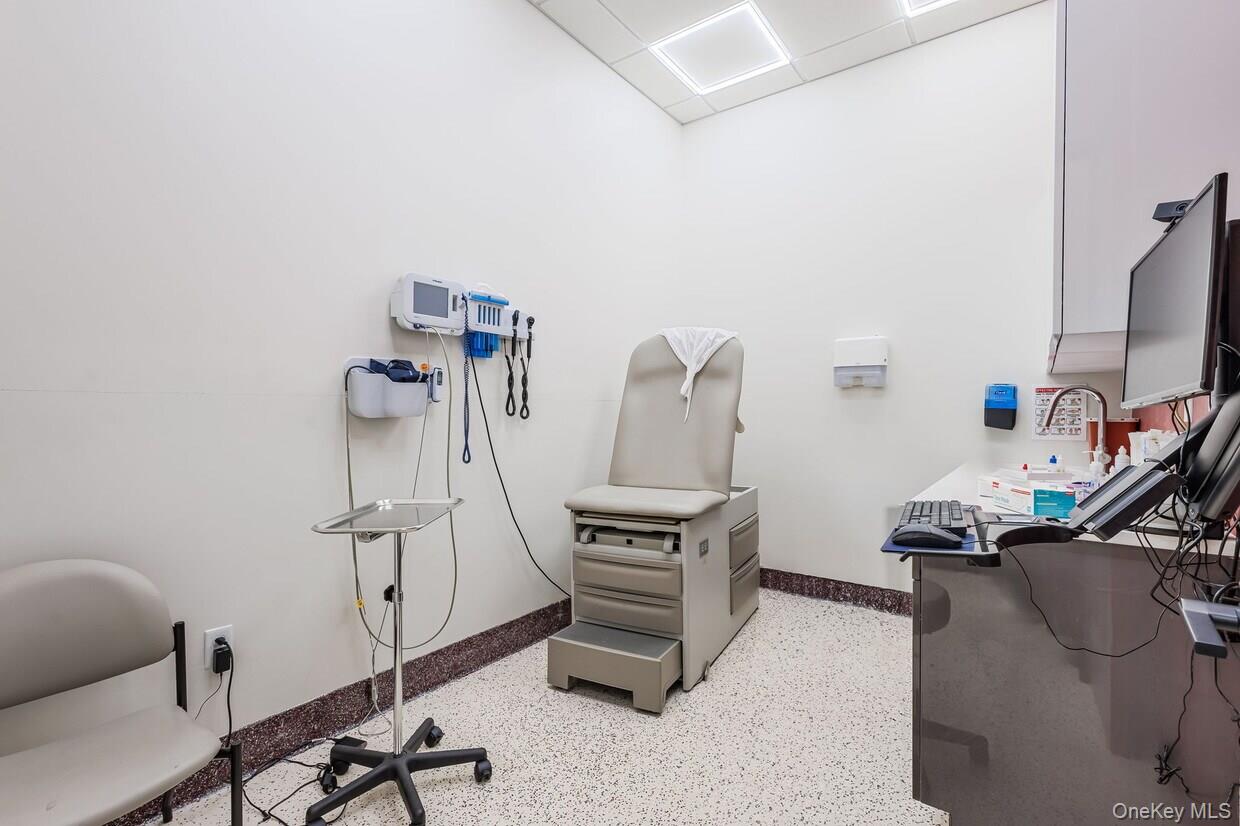 2 Suffern Lane, Garnerville, NY 10923