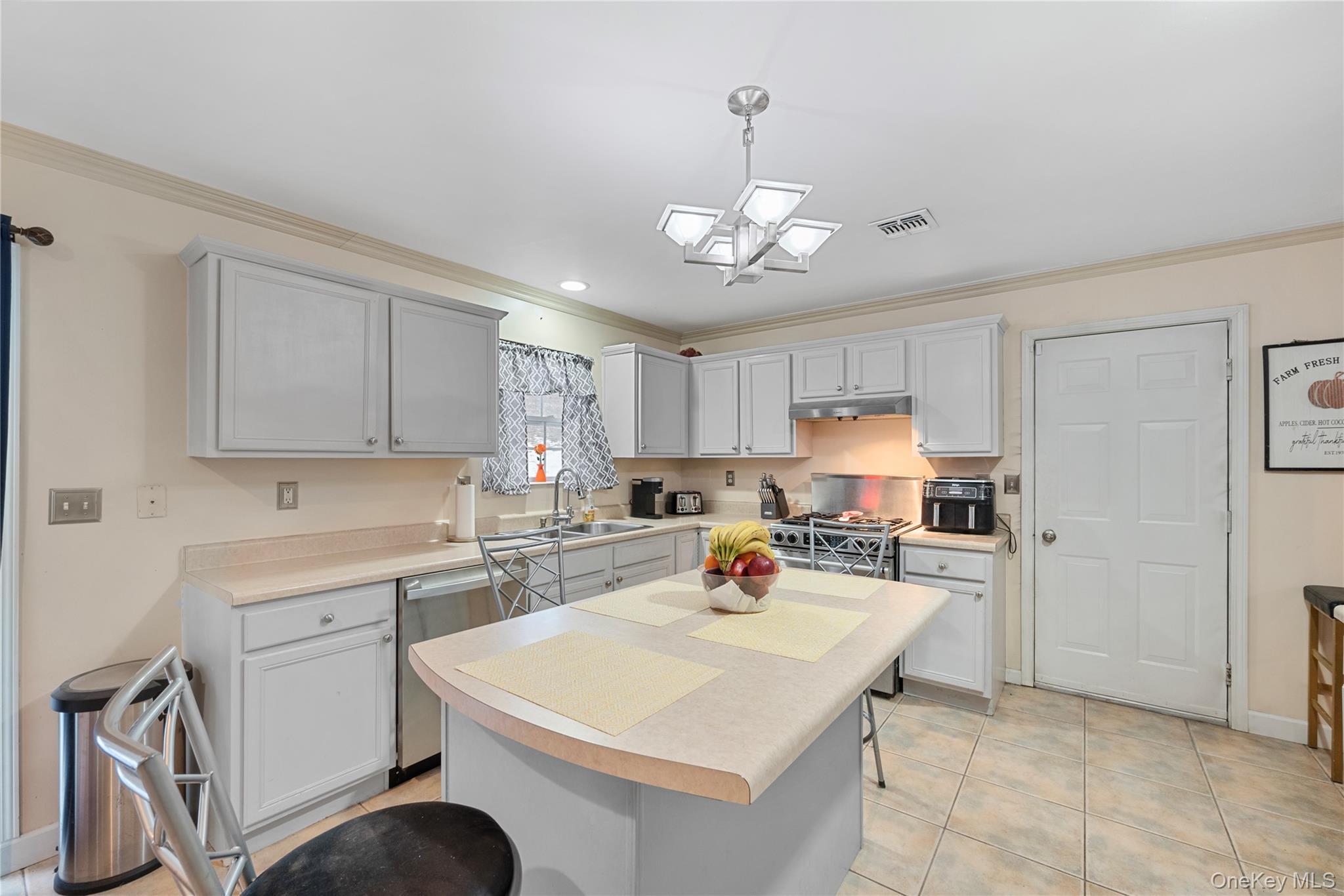 88 James Clark Drive, Middletown, NY 10940