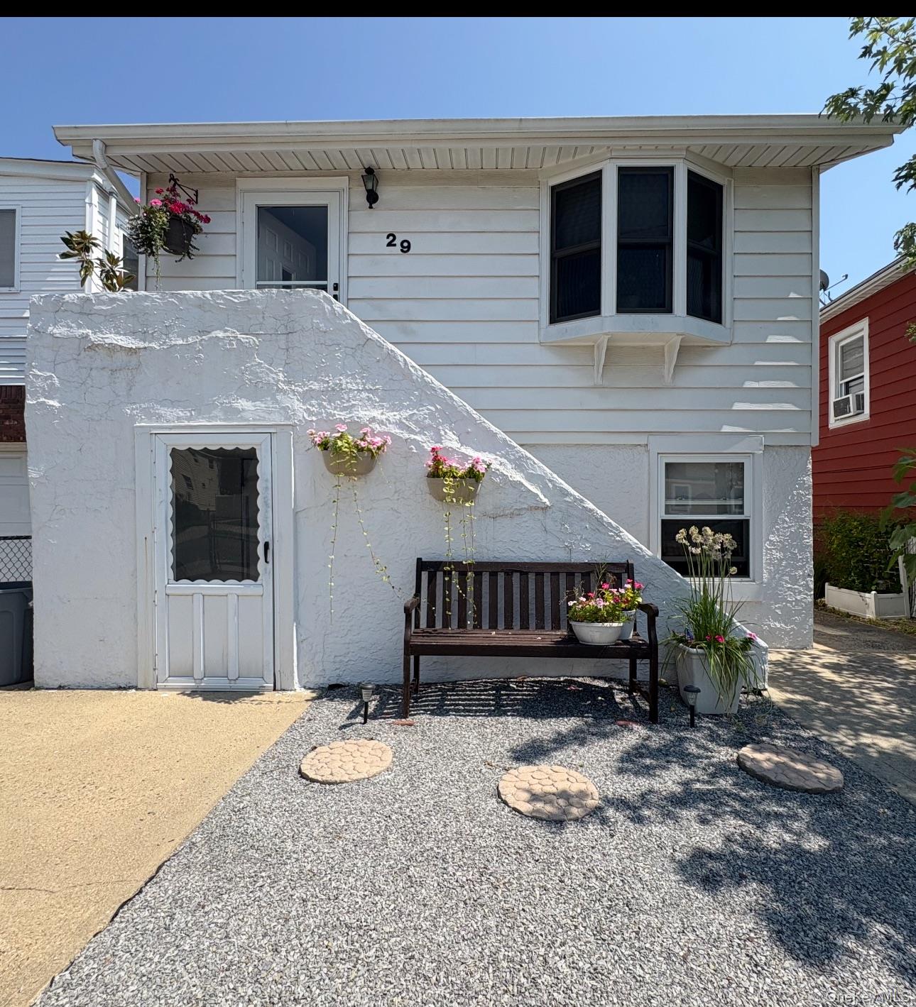 29 Newport Road, Island Park, NY 11558