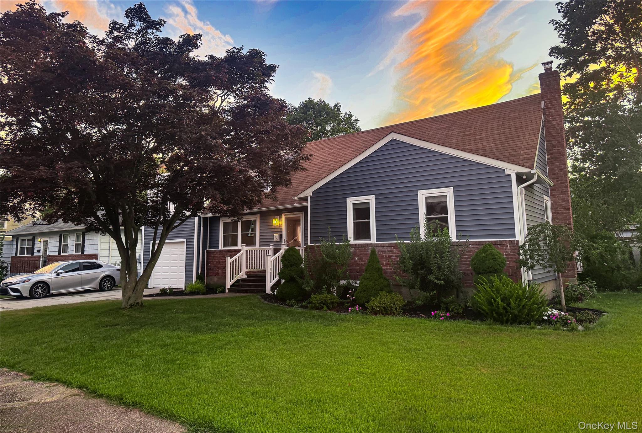 644 N Briarwood Avenue, West Islip, NY 11795