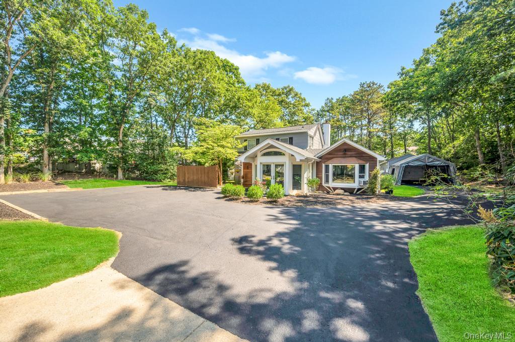 5 Panther Path, Miller Place, NY 11764