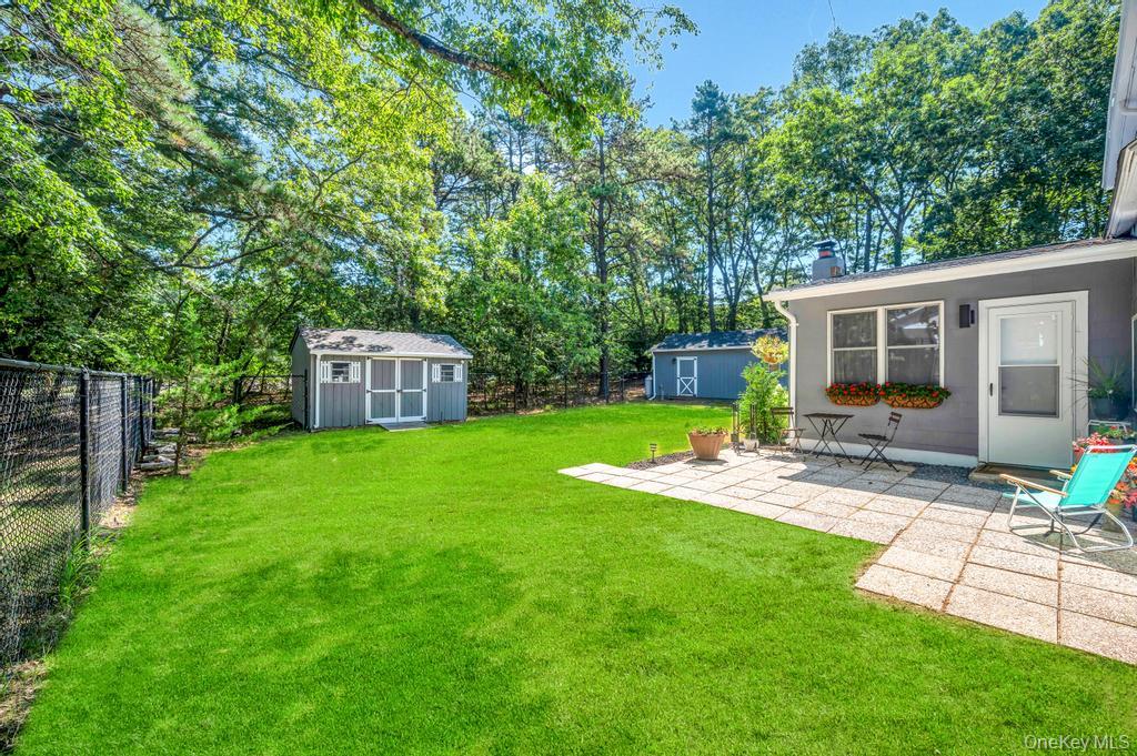 5 Panther Path, Miller Place, NY 11764