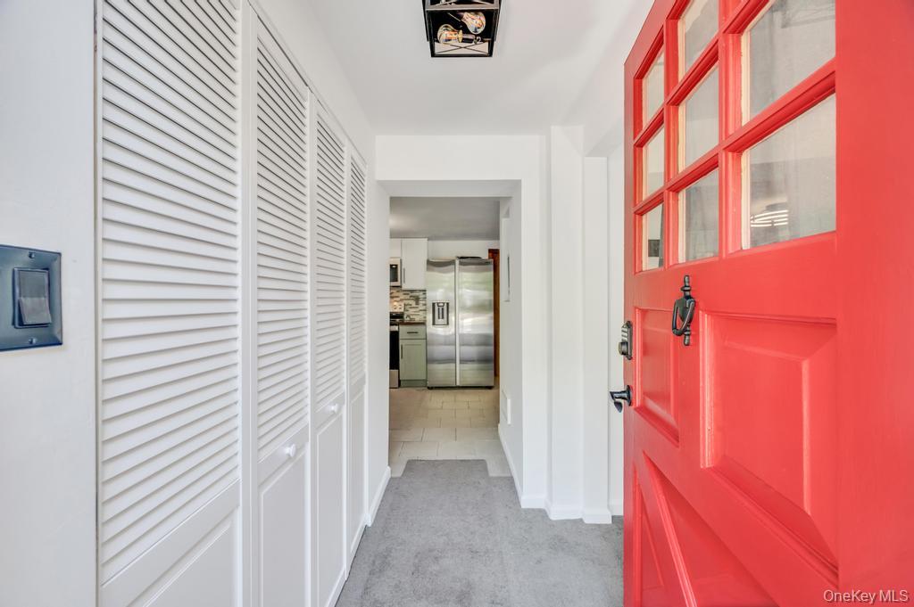 5 Panther Path, Miller Place, NY 11764