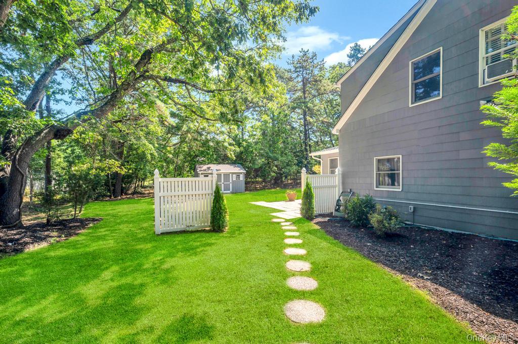 5 Panther Path, Miller Place, NY 11764