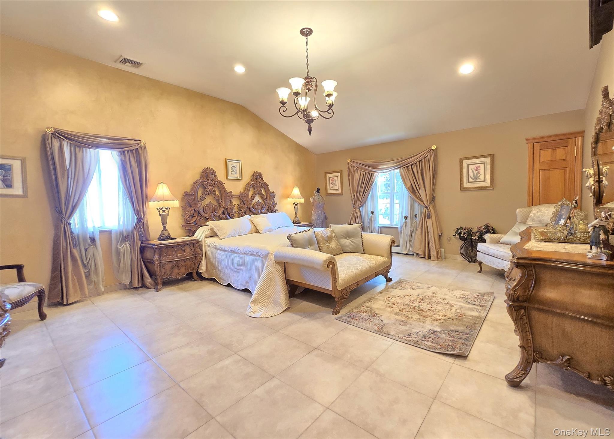 1130 Broadway Avenue, Holbrook, NY 11741