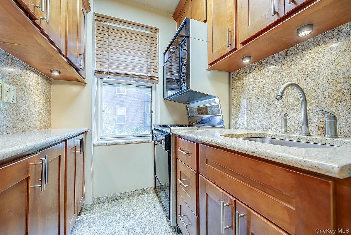 11034 73rd Road # 1D, Forest Hills, NY 11375