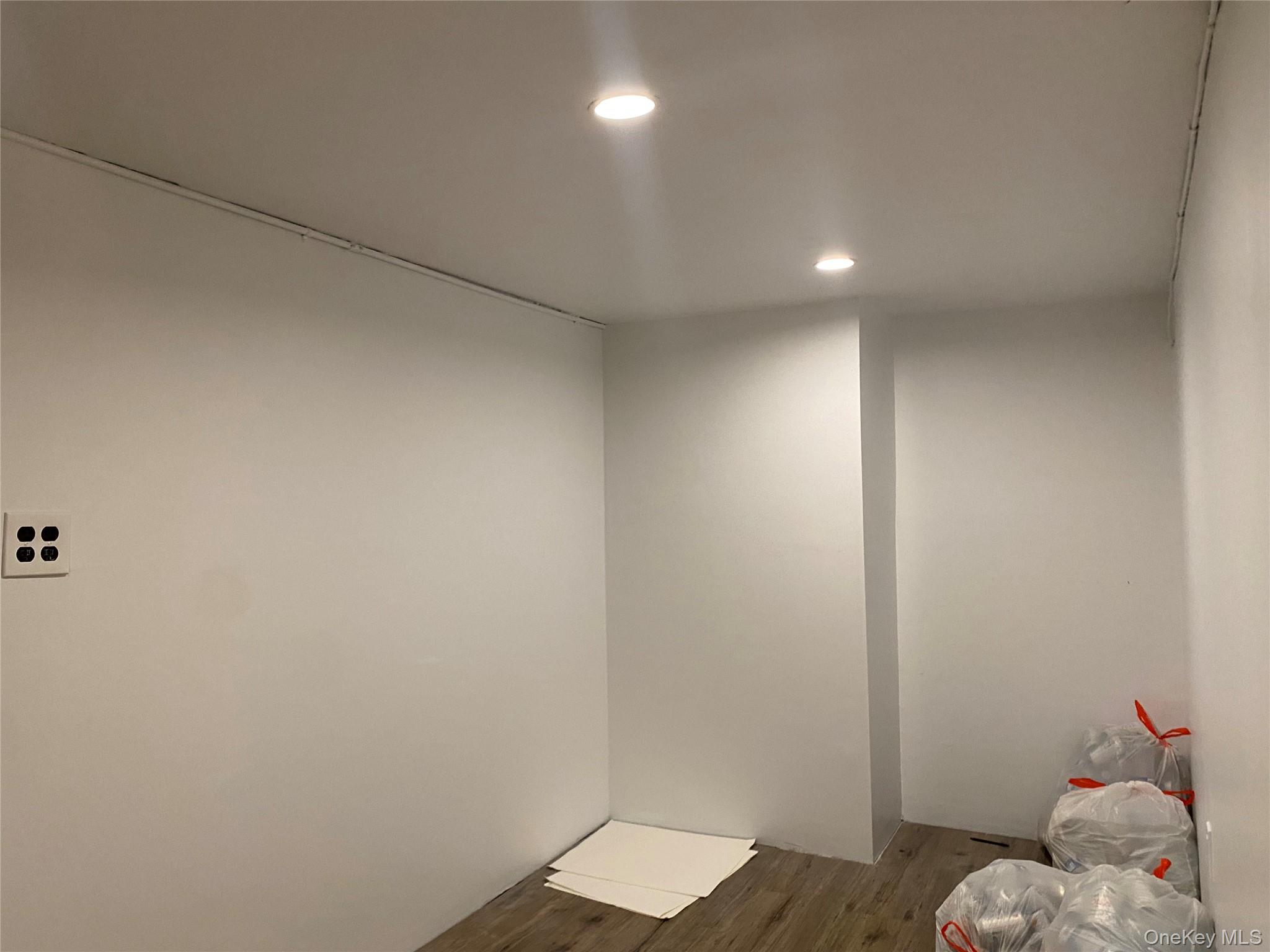 1285 Montauk Highway # 204, Copiague, NY 11726