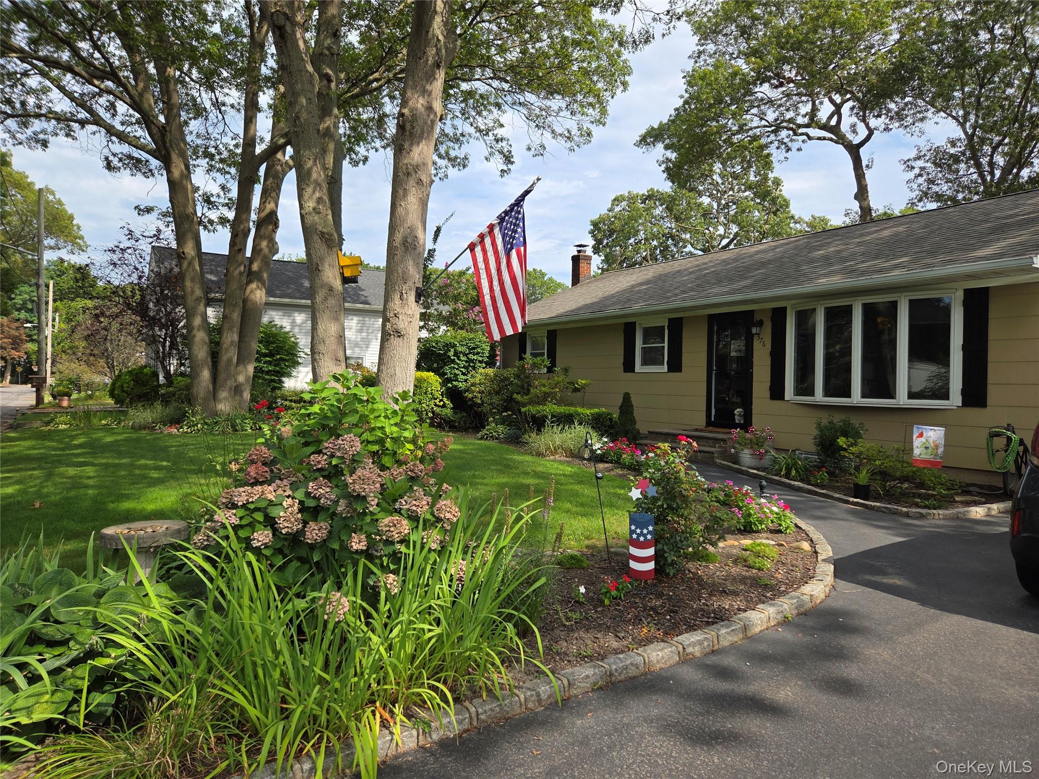 376 Grace Street, Holbrook, NY 11741