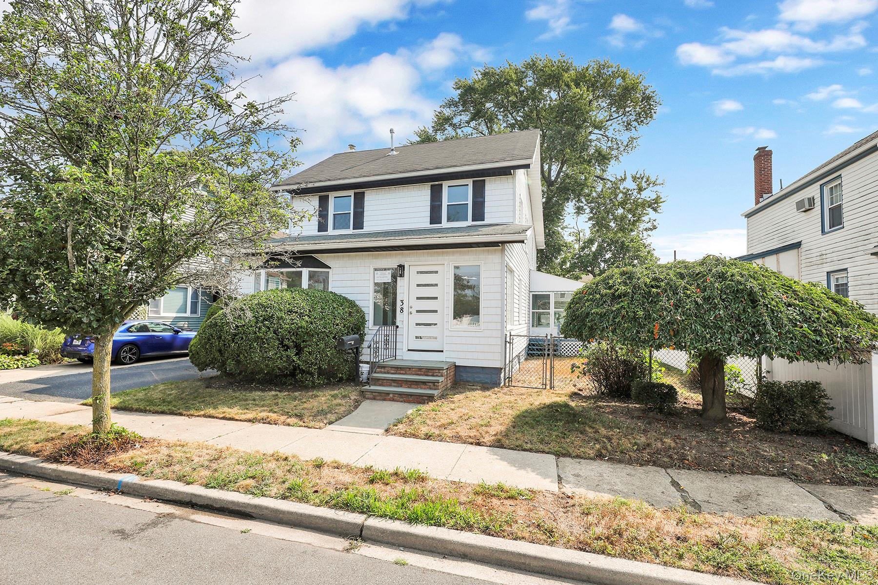 38 Chester Court, Oceanside, NY 11572