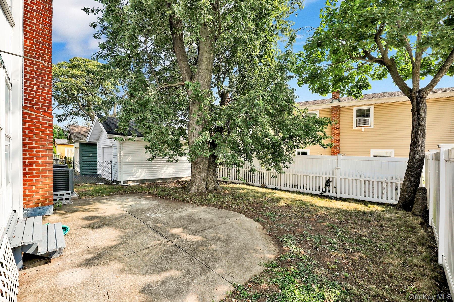 38 Chester Court, Oceanside, NY 11572