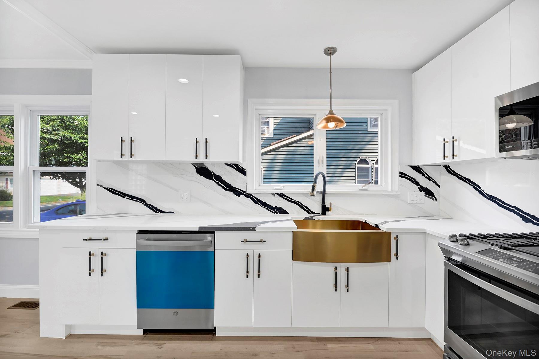 38 Chester Court, Oceanside, NY 11572