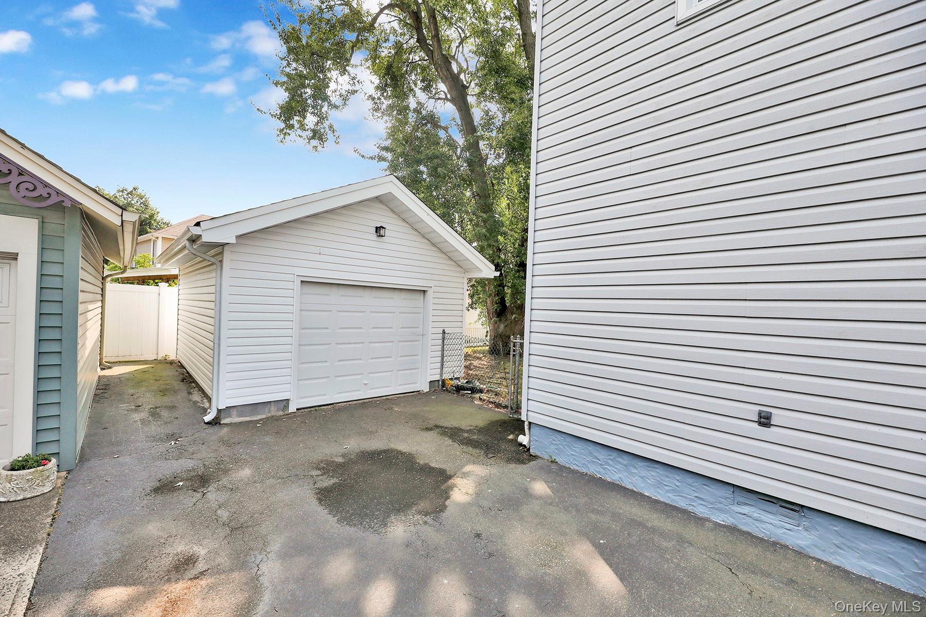 38 Chester Court, Oceanside, NY 11572