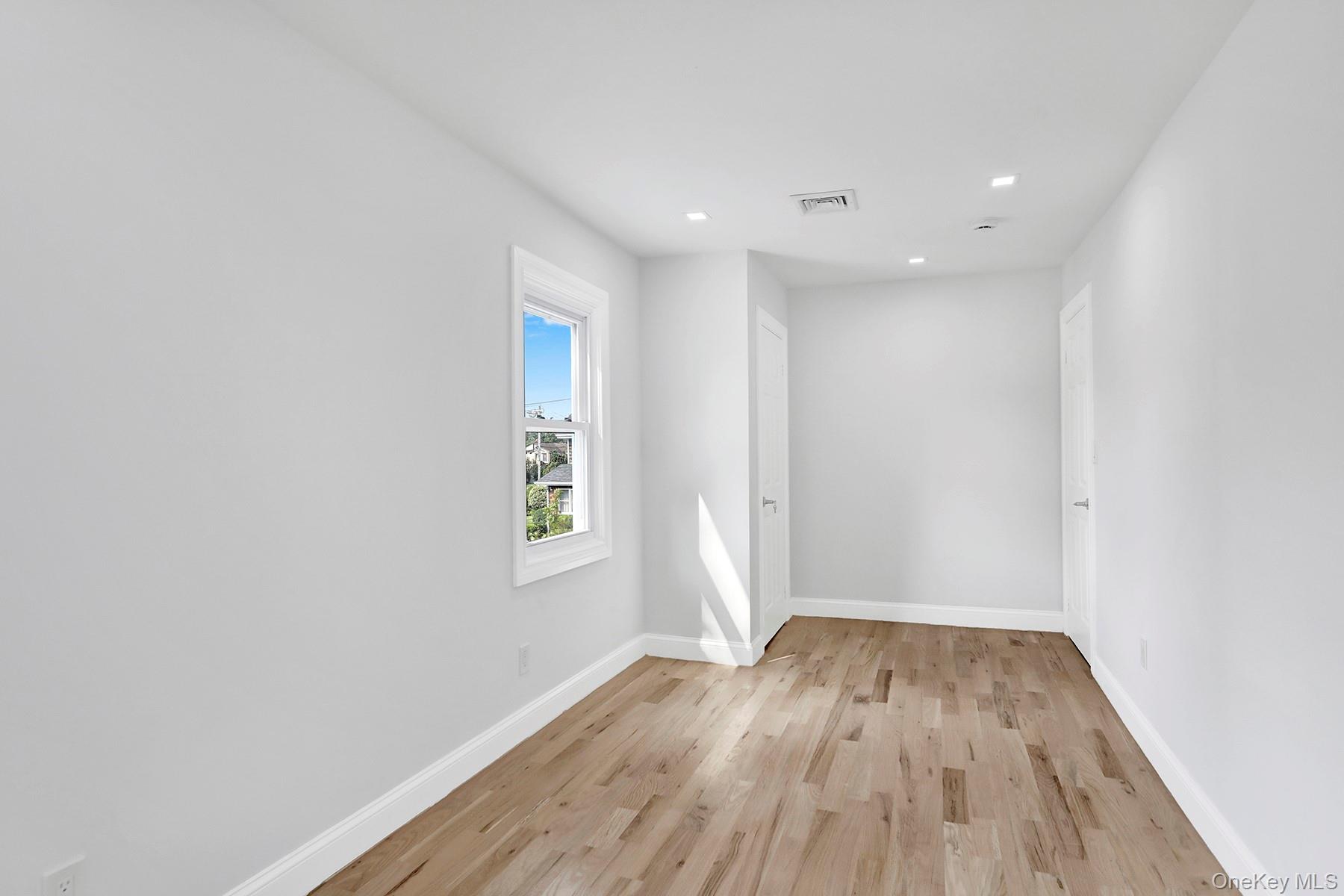 38 Chester Court, Oceanside, NY 11572