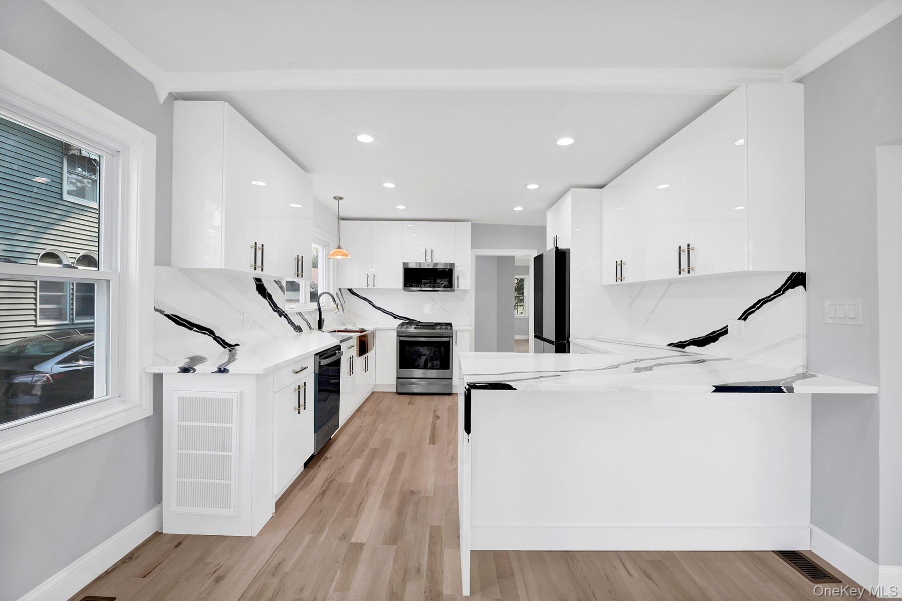 38 Chester Court, Oceanside, NY 11572