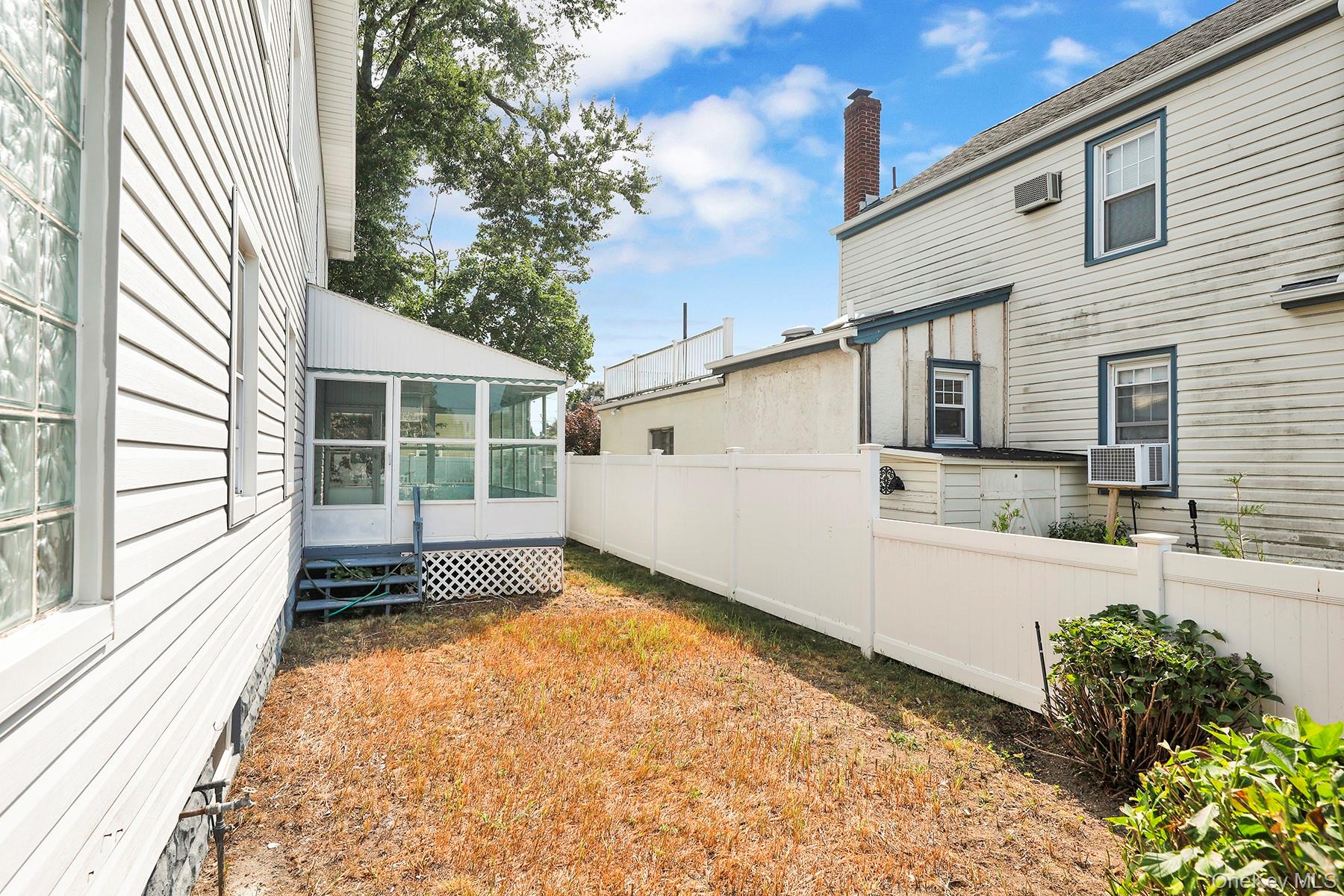 38 Chester Court, Oceanside, NY 11572