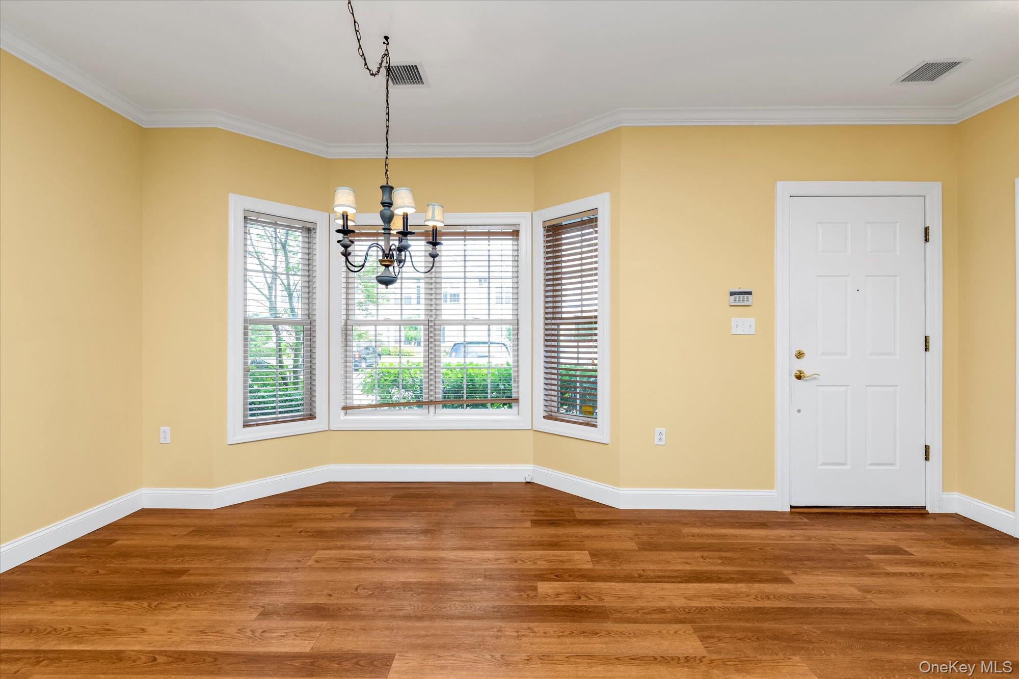 43 Miro Place, Port Washington, NY 11050