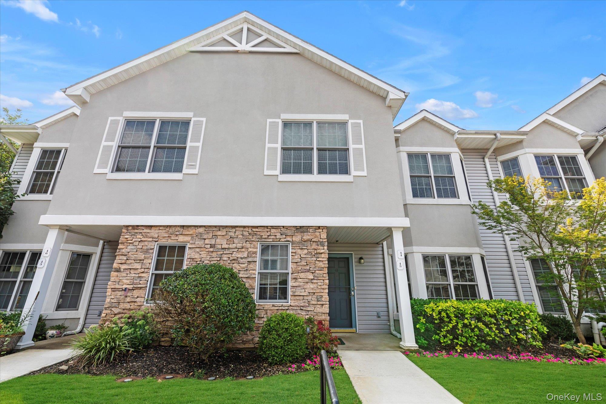 43 Miro Place, Port Washington, NY 11050