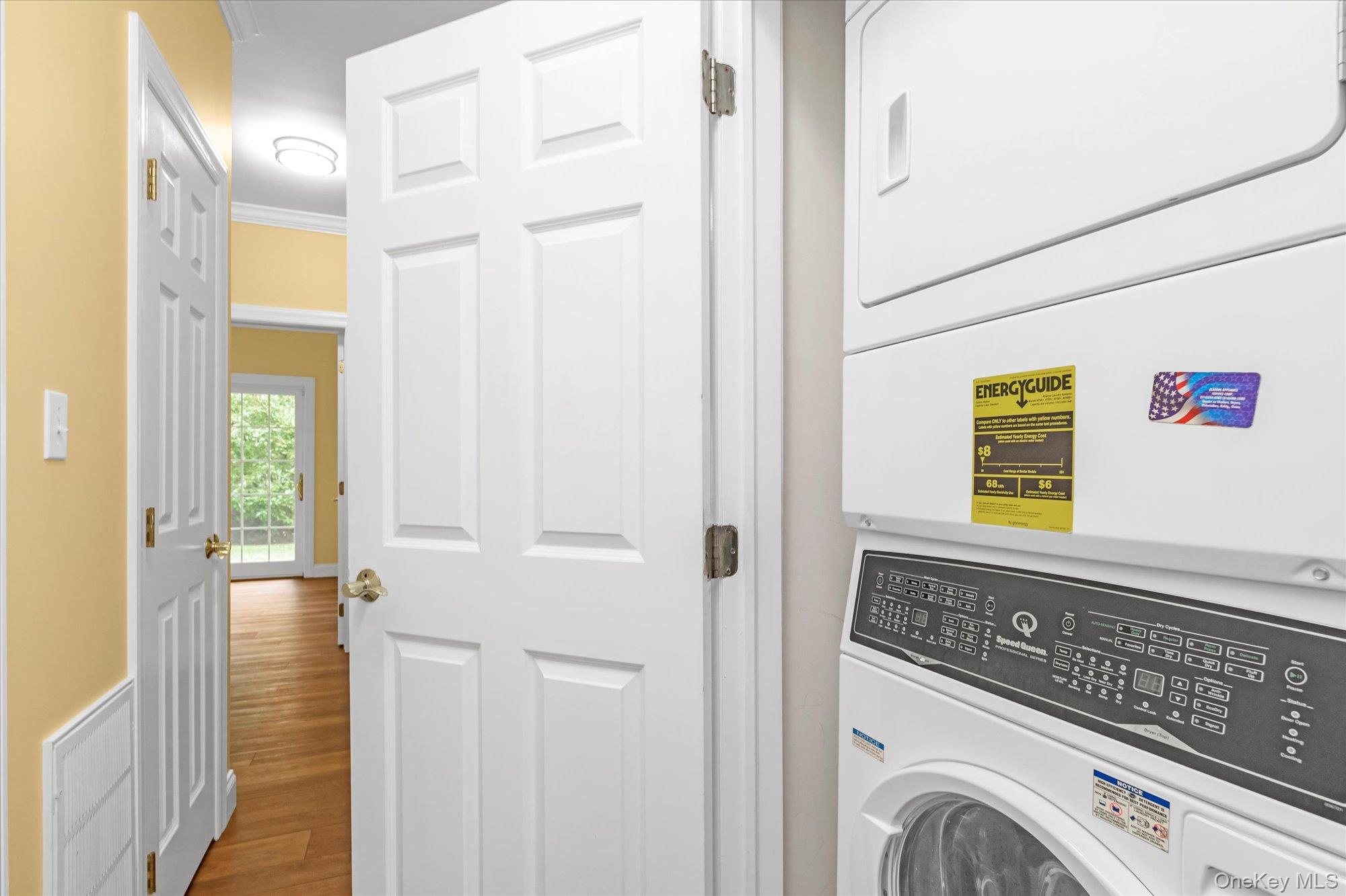 43 Miro Place, Port Washington, NY 11050