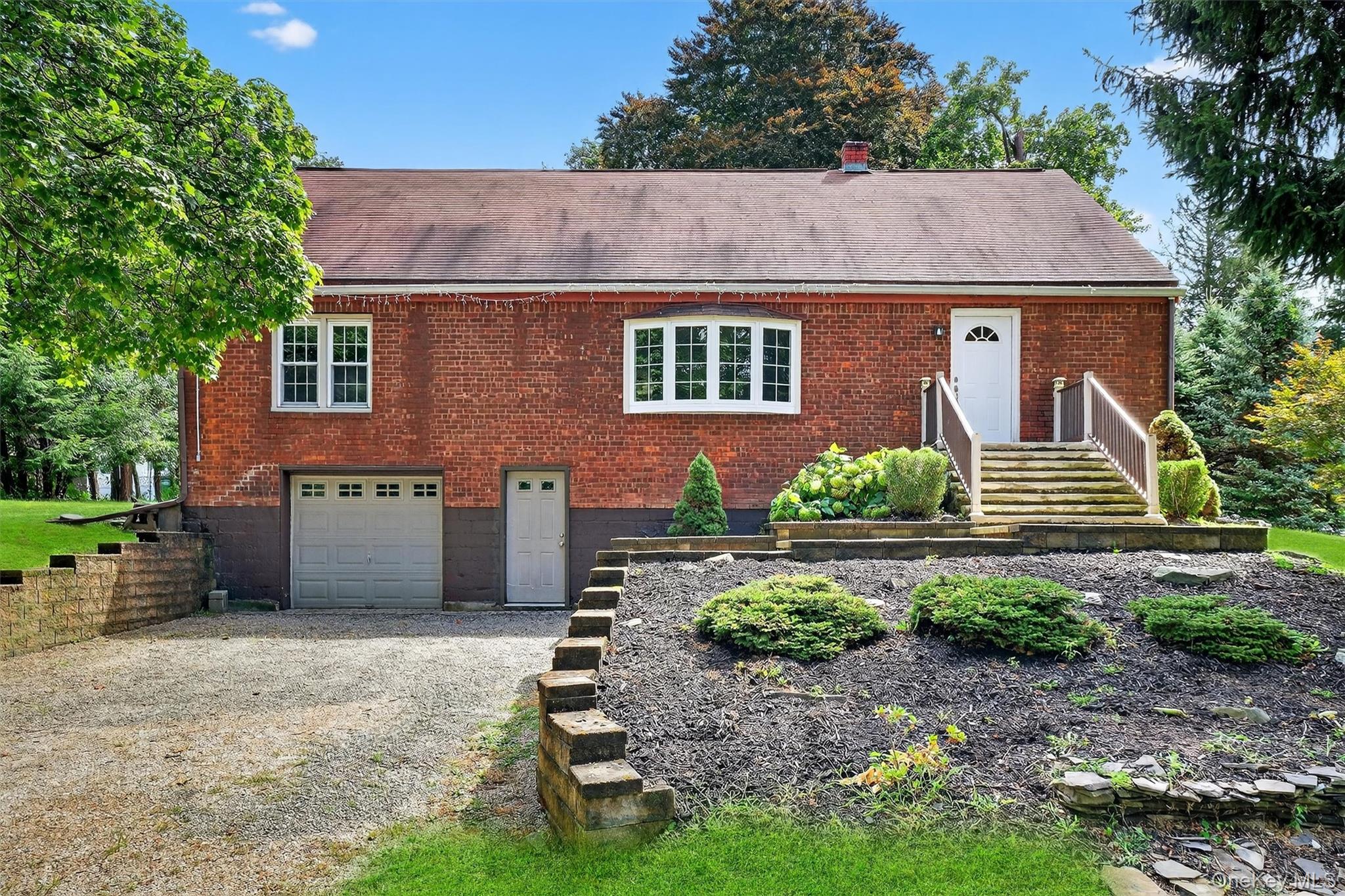 2 Treadwell Circle, Poughkeepsie, NY 12601