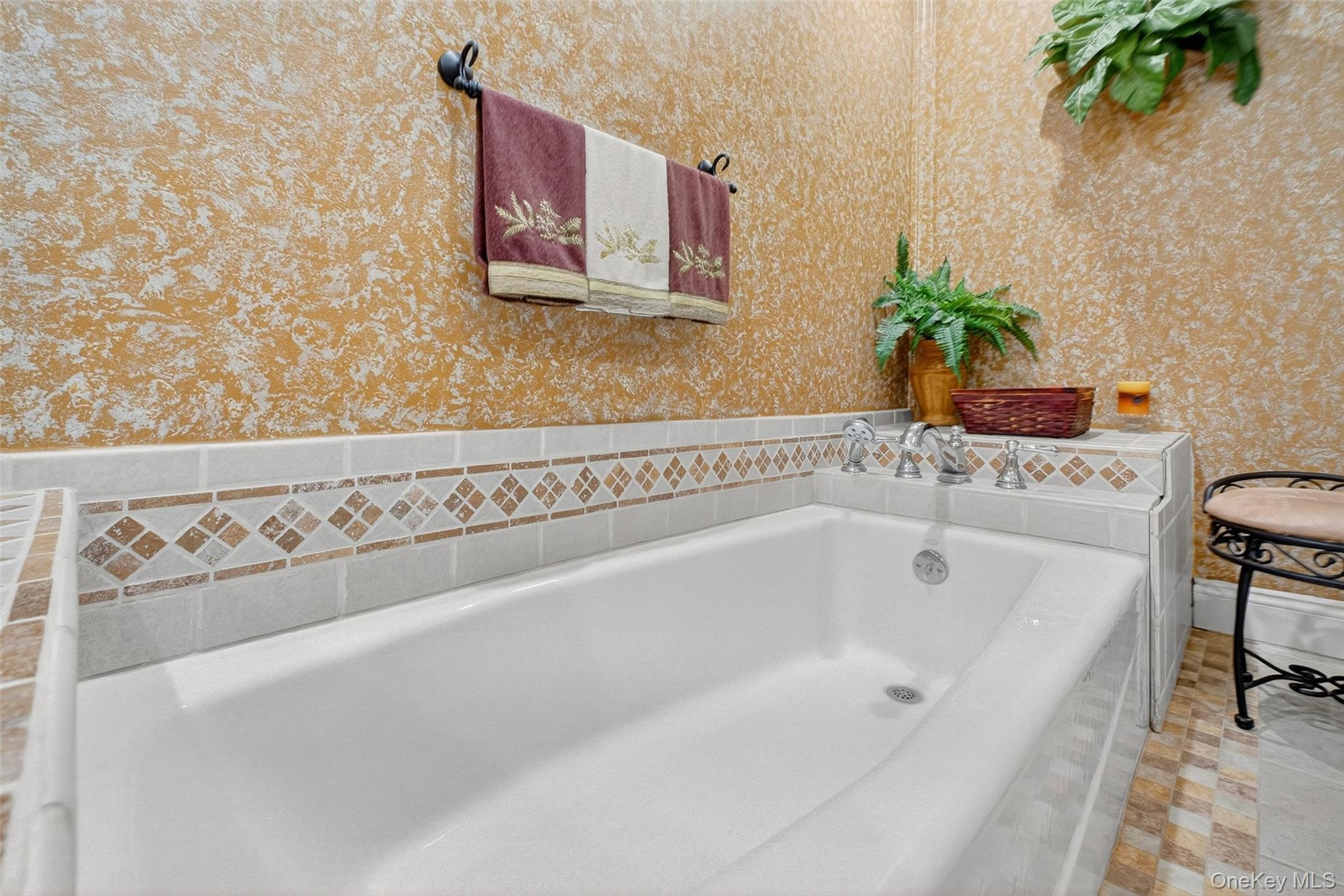 333 Canoe Hill Road, Saugerties, NY 12477