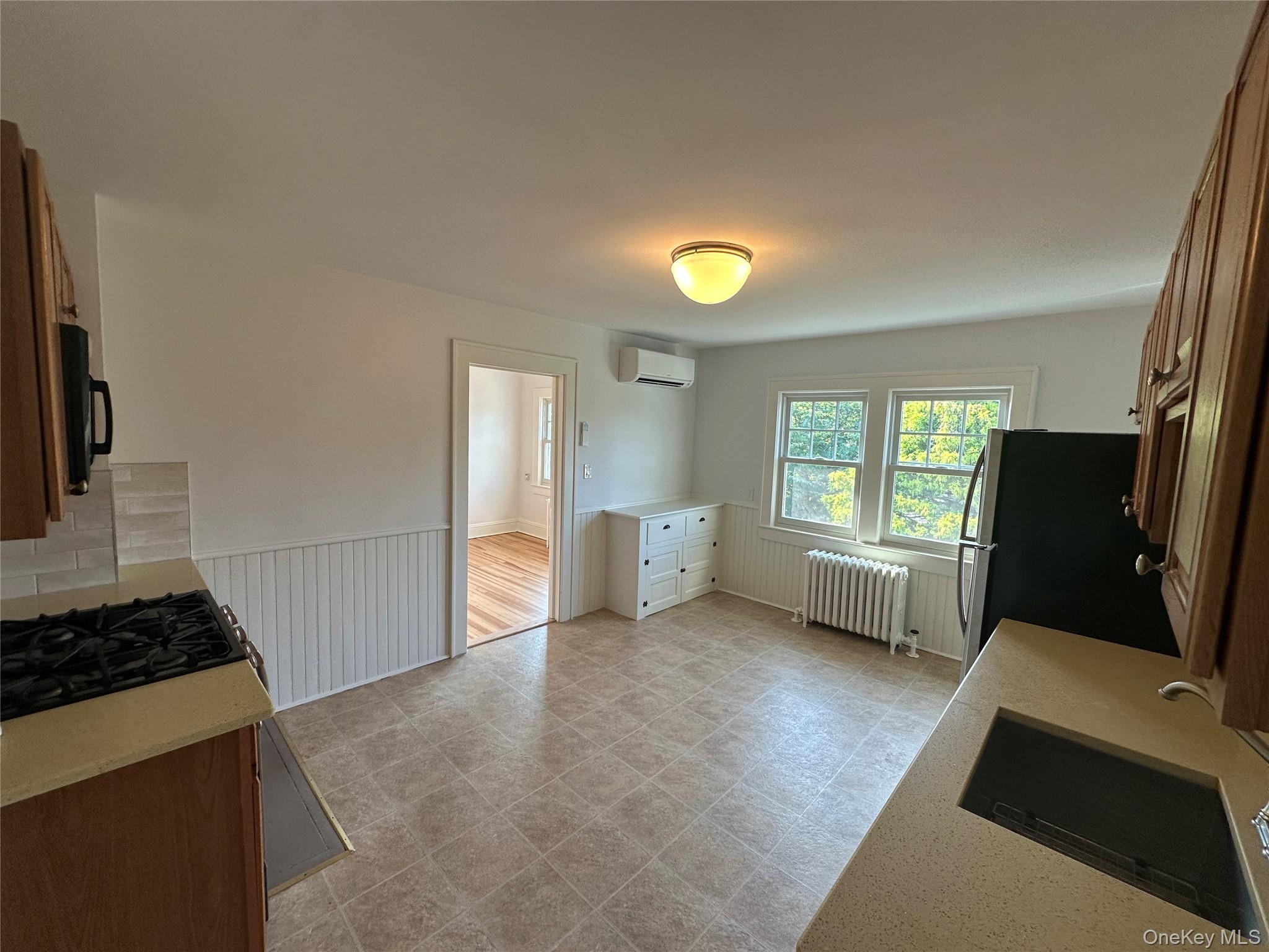 40 Smith Street, Glen Cove, NY 11542