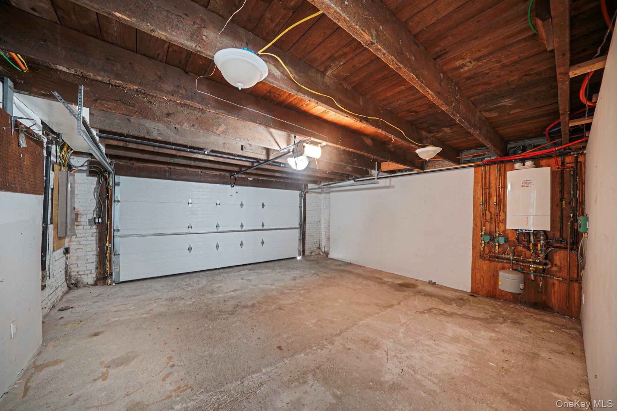 7 Ashleigh Court, Glen Cove, NY 11542