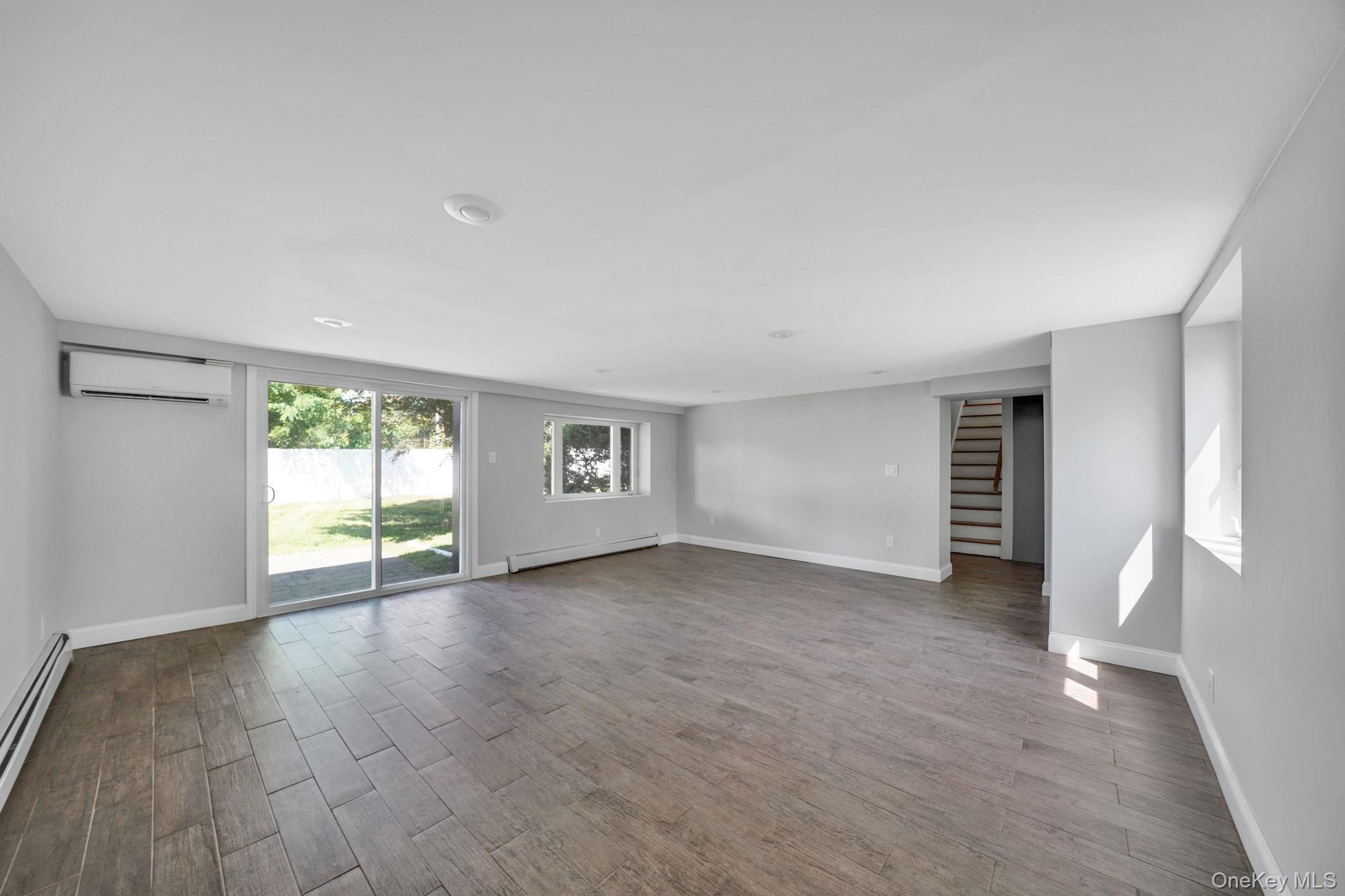 7 Ashleigh Court, Glen Cove, NY 11542