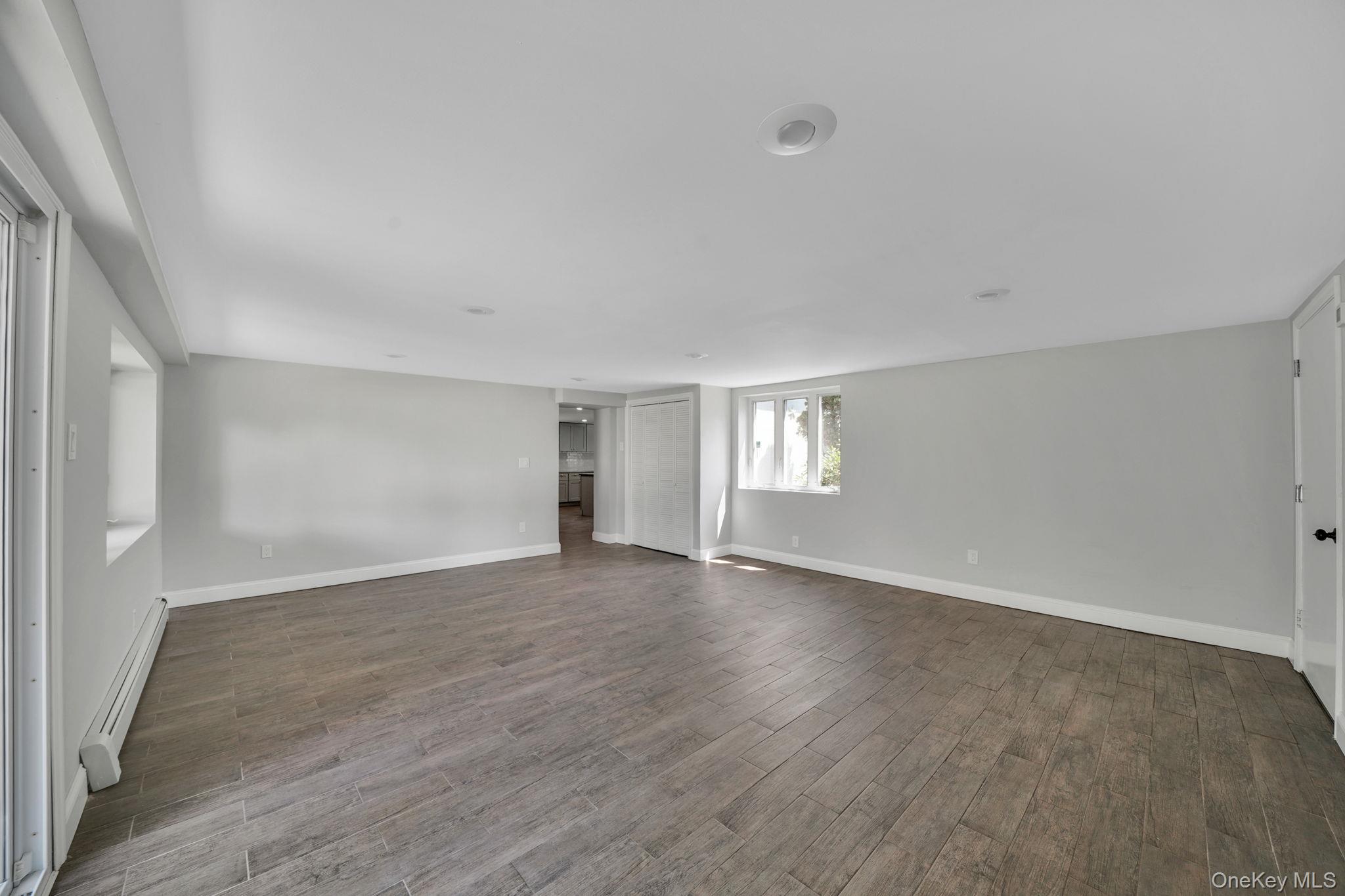 7 Ashleigh Court, Glen Cove, NY 11542