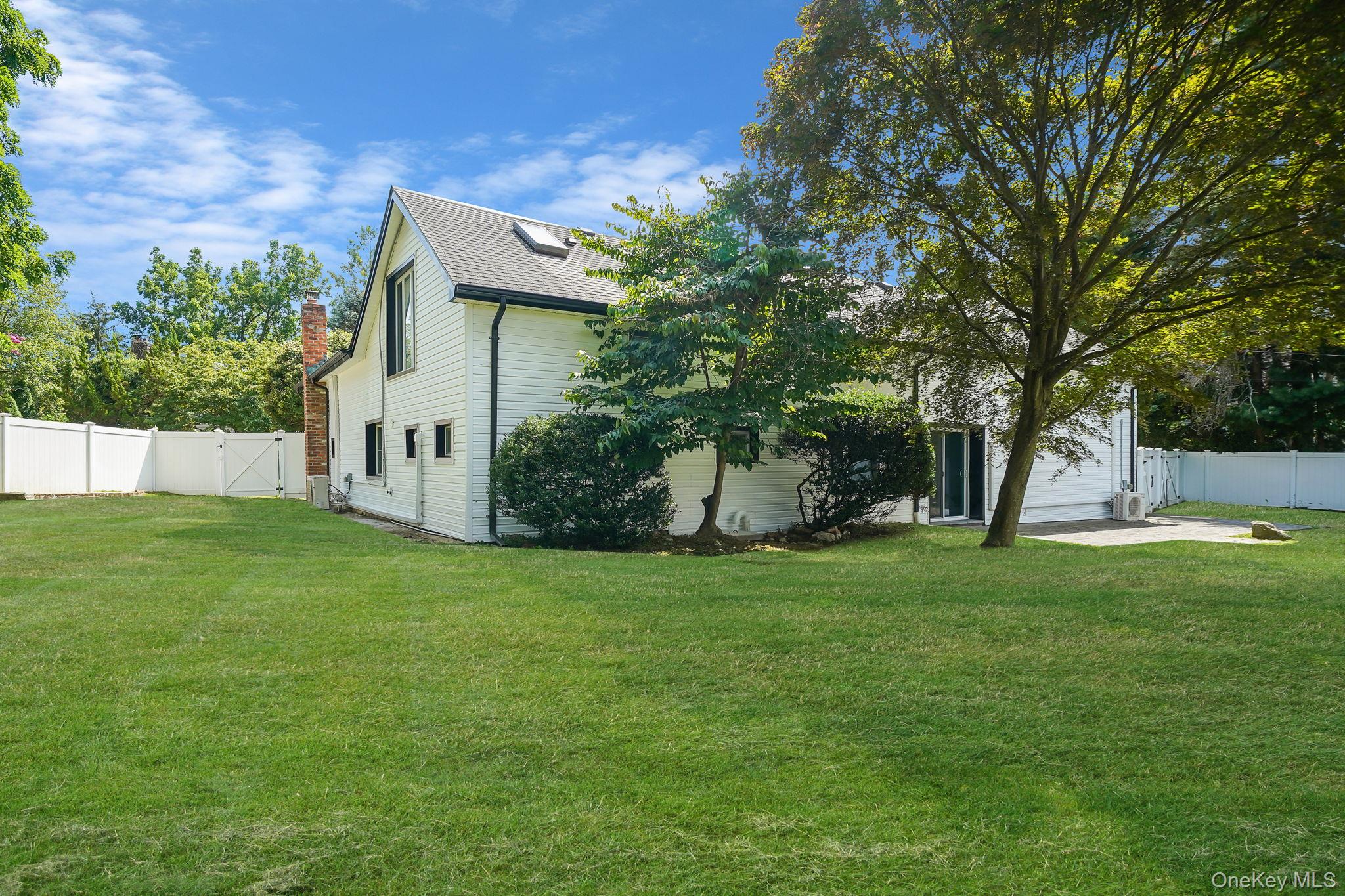 7 Ashleigh Court, Glen Cove, NY 11542