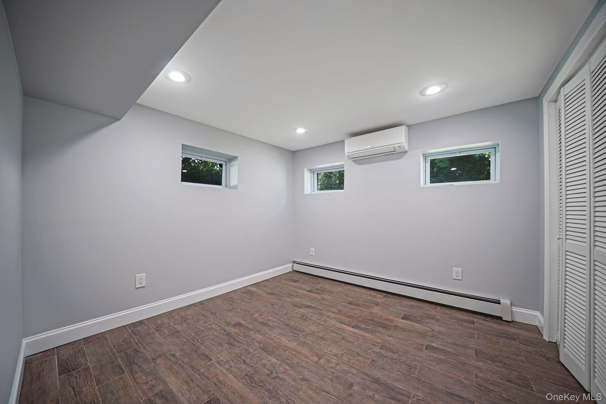 7 Ashleigh Court, Glen Cove, NY 11542