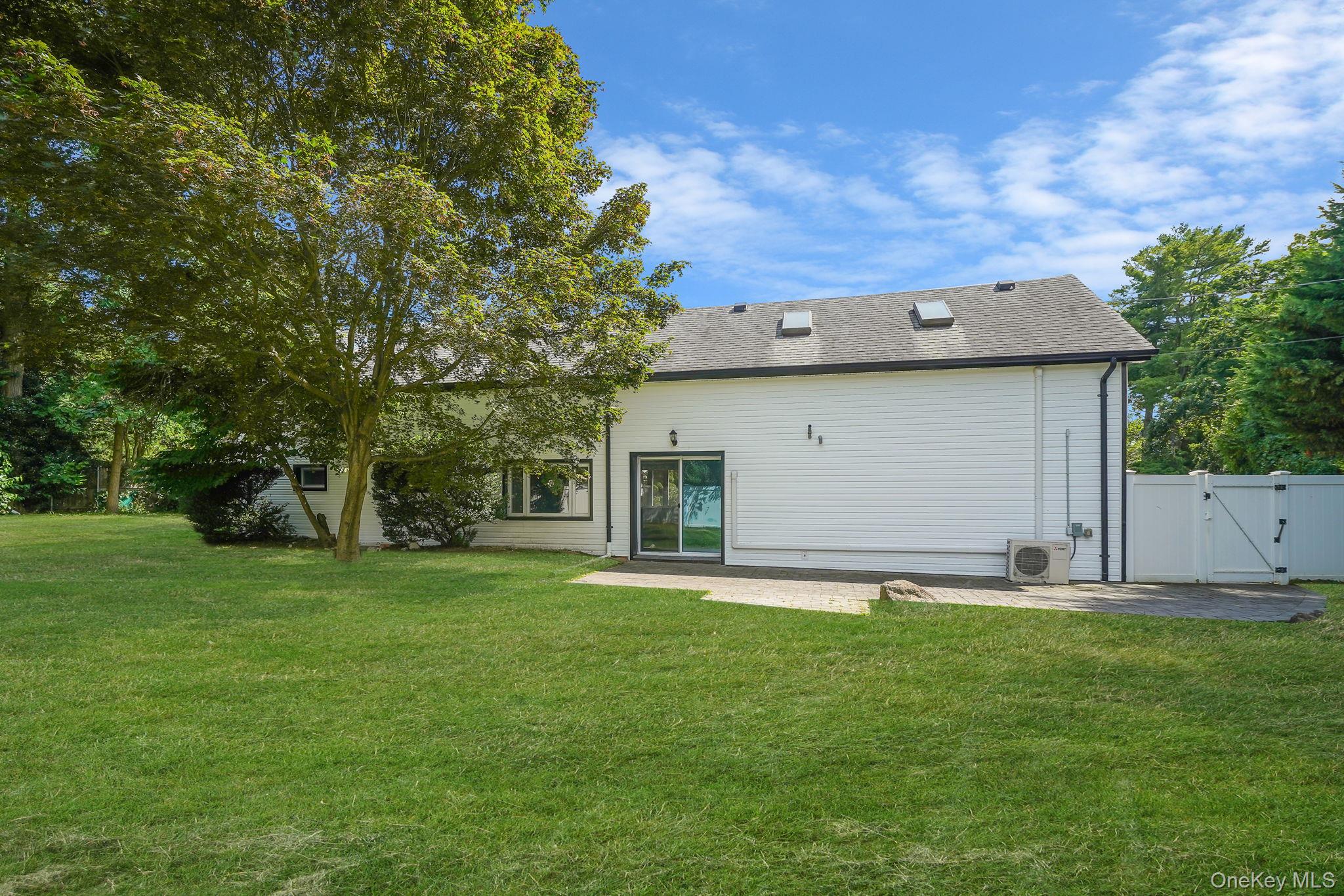 7 Ashleigh Court, Glen Cove, NY 11542