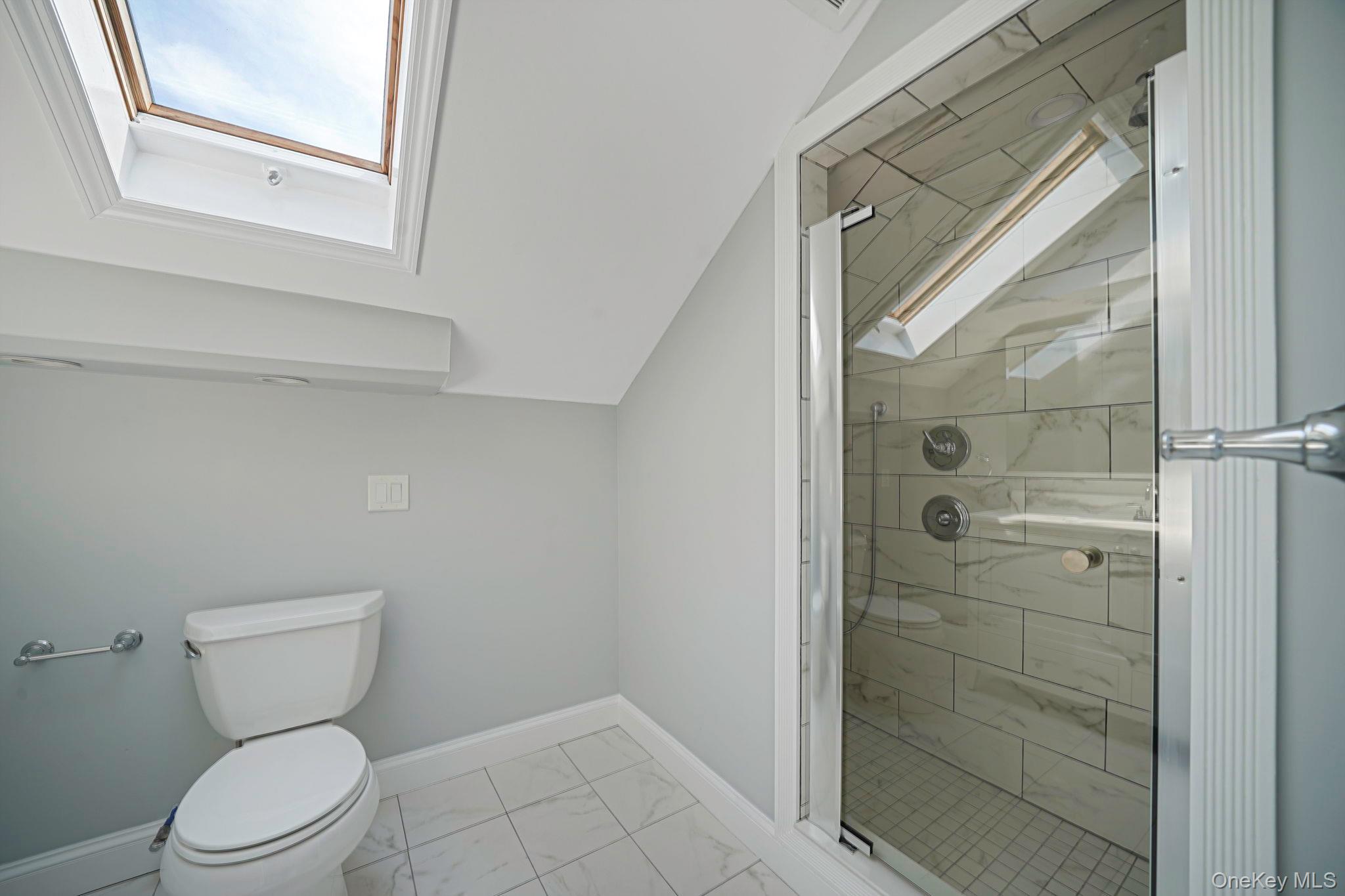 7 Ashleigh Court, Glen Cove, NY 11542