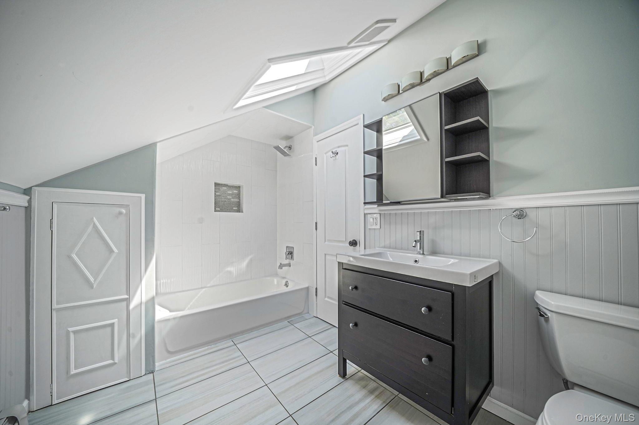 7 Ashleigh Court, Glen Cove, NY 11542