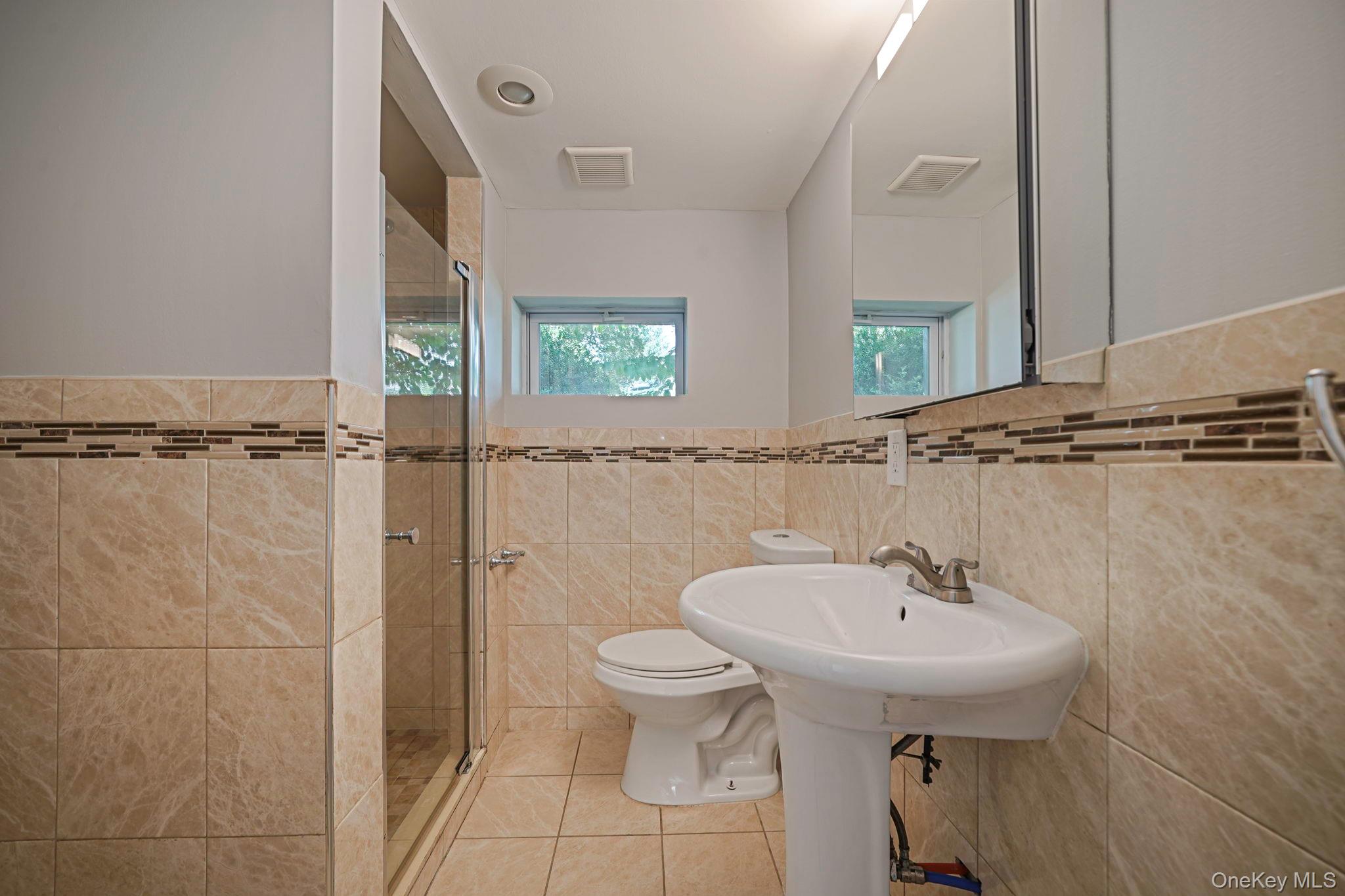 7 Ashleigh Court, Glen Cove, NY 11542