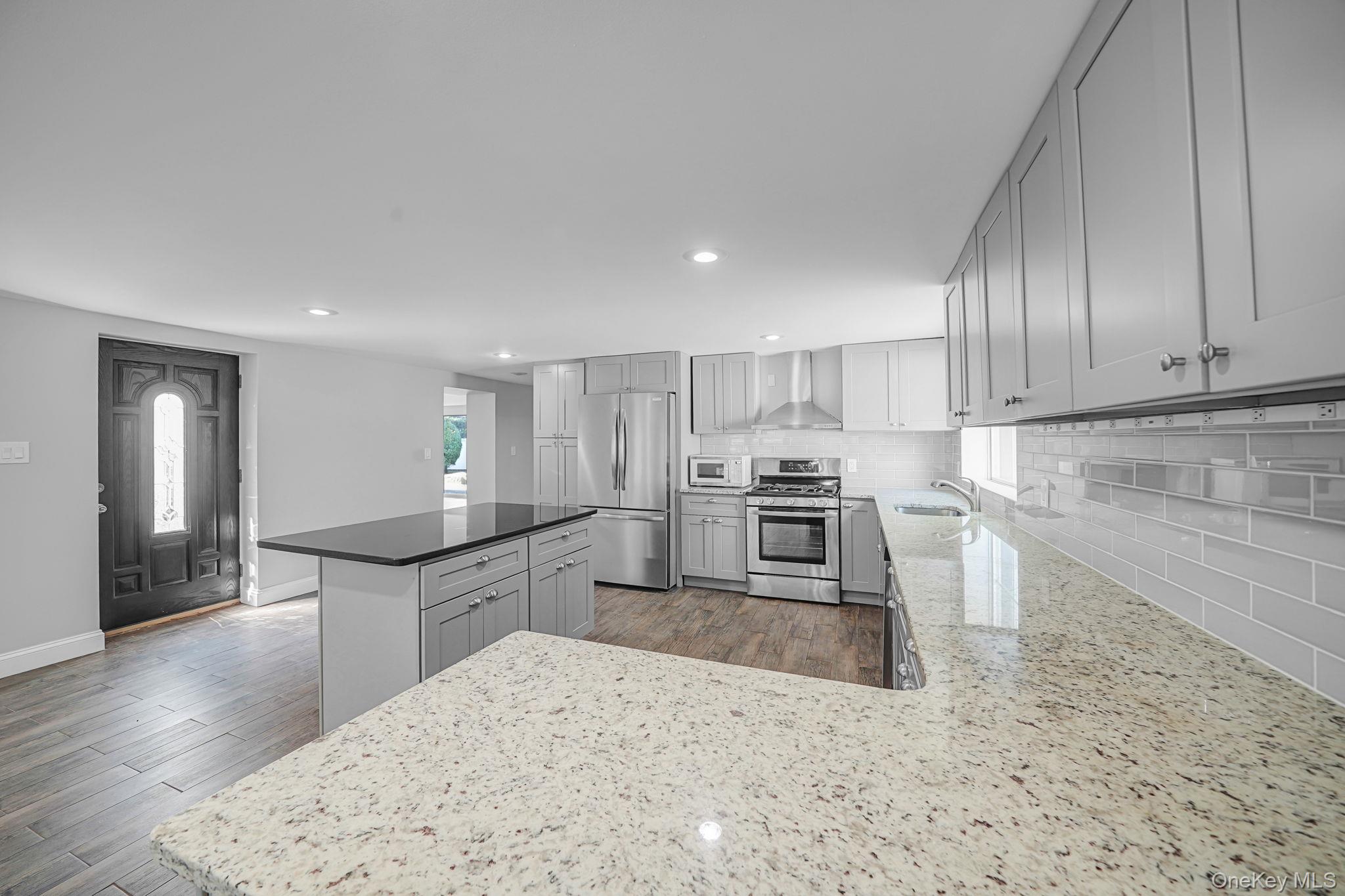 7 Ashleigh Court, Glen Cove, NY 11542