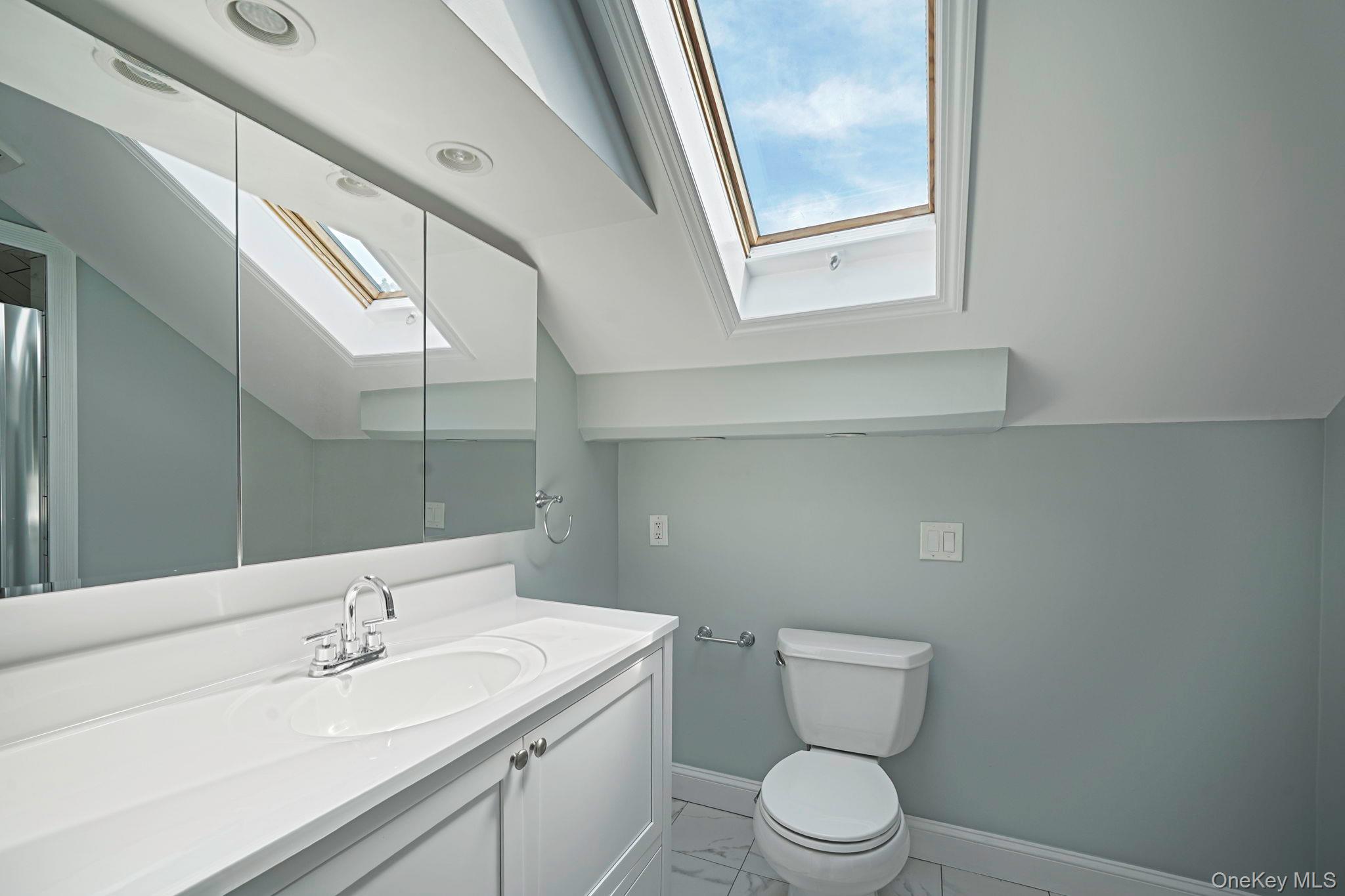 7 Ashleigh Court, Glen Cove, NY 11542