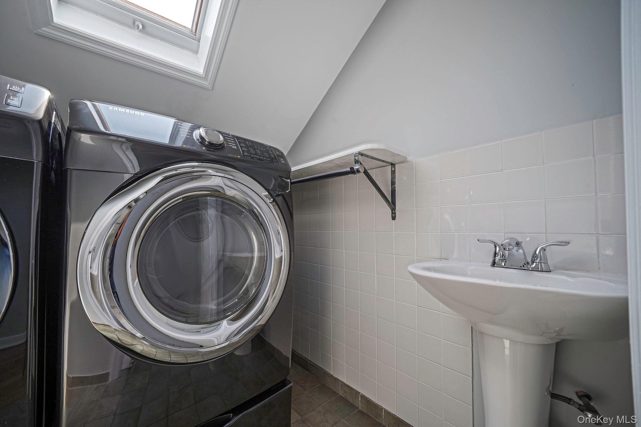 7 Ashleigh Court, Glen Cove, NY 11542