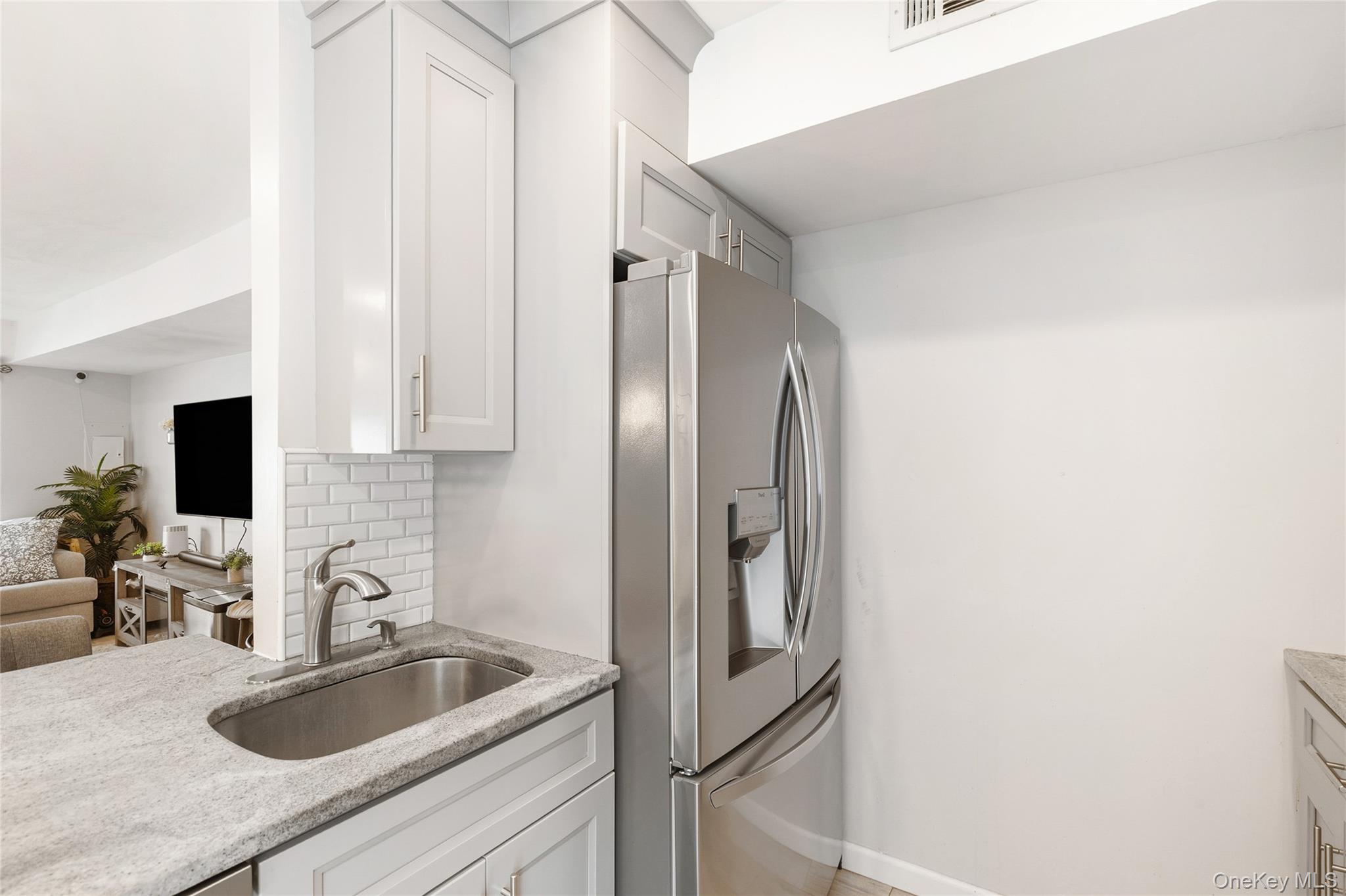 40 Raily Ct, Staten Island, NY 10312