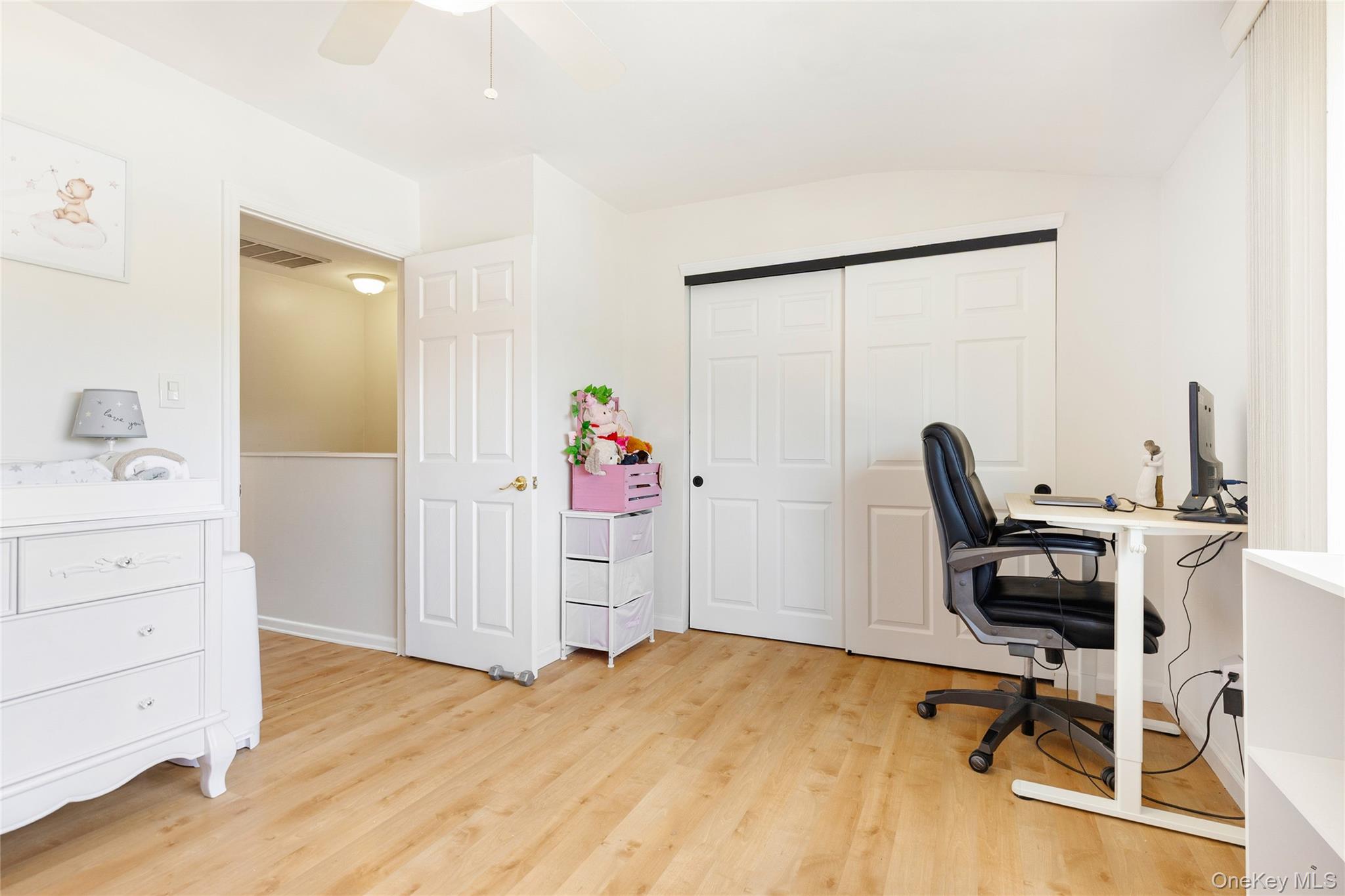 40 Raily Ct, Staten Island, NY 10312