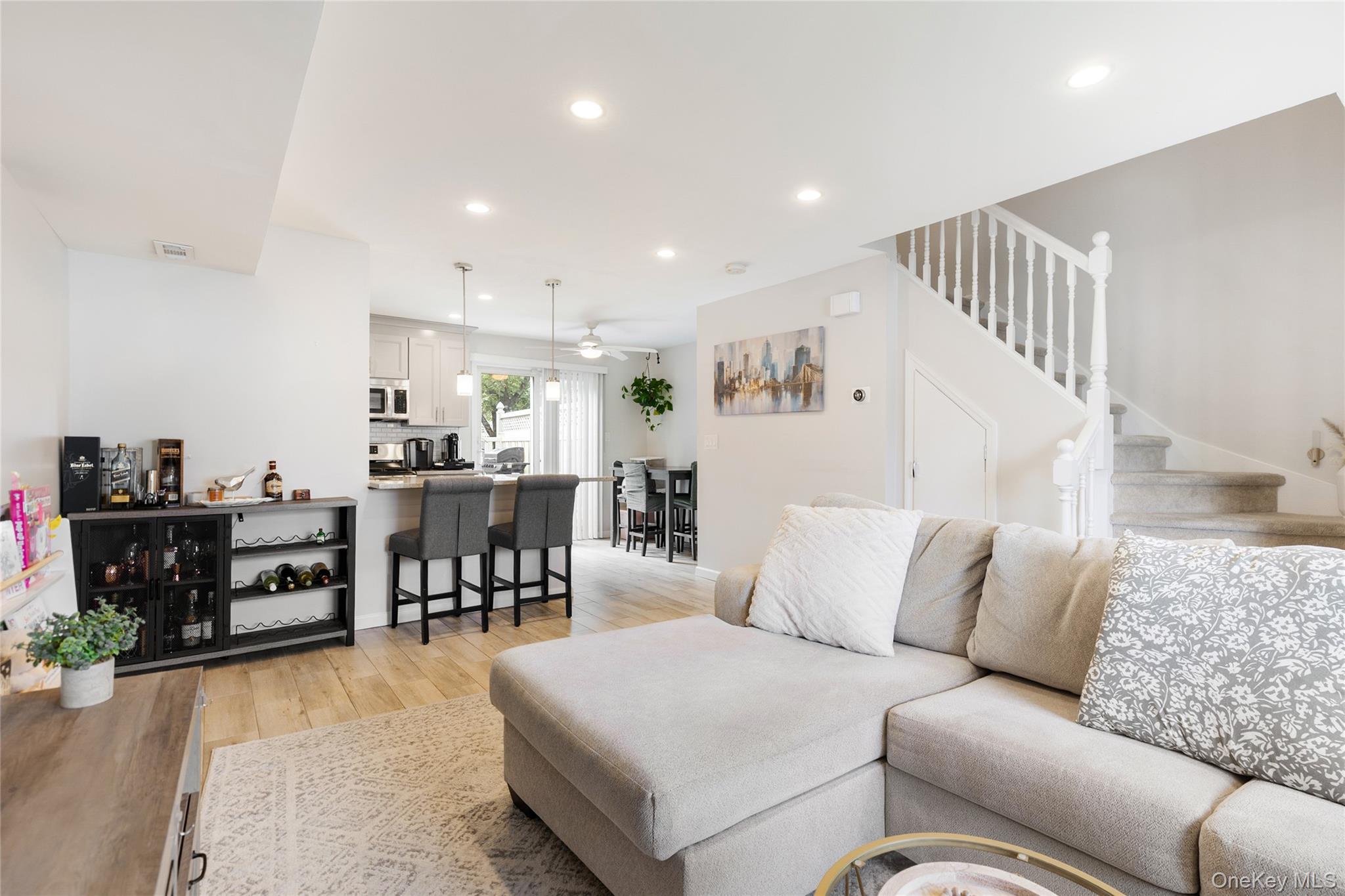 40 Raily Ct, Staten Island, NY 10312