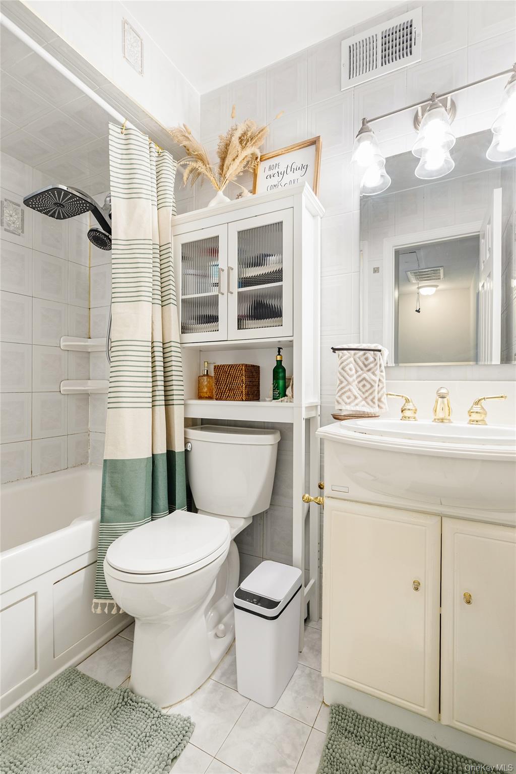 40 Raily Ct, Staten Island, NY 10312