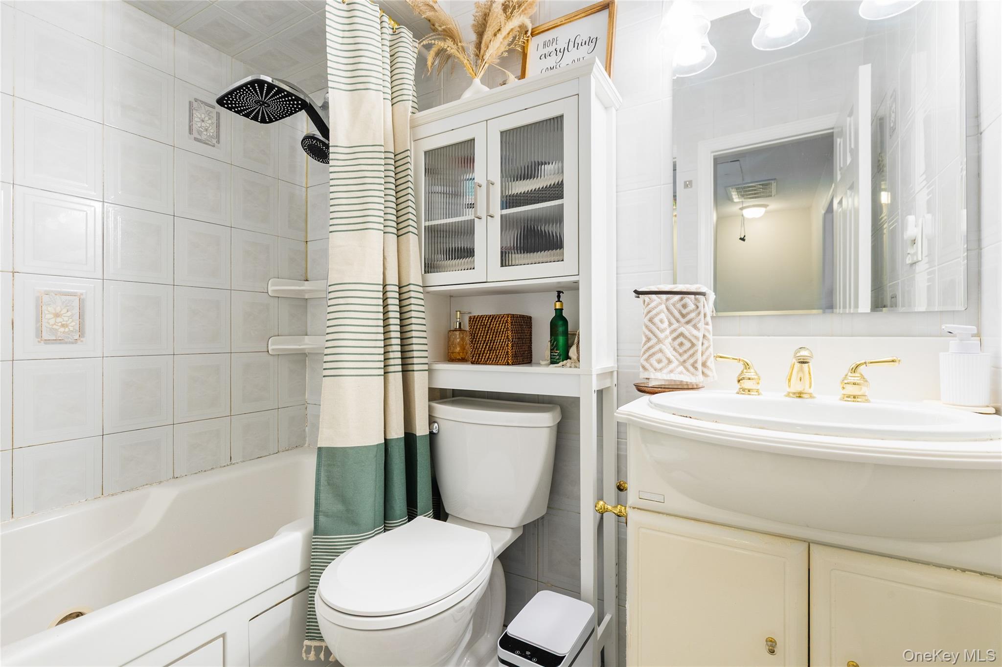 40 Raily Ct, Staten Island, NY 10312