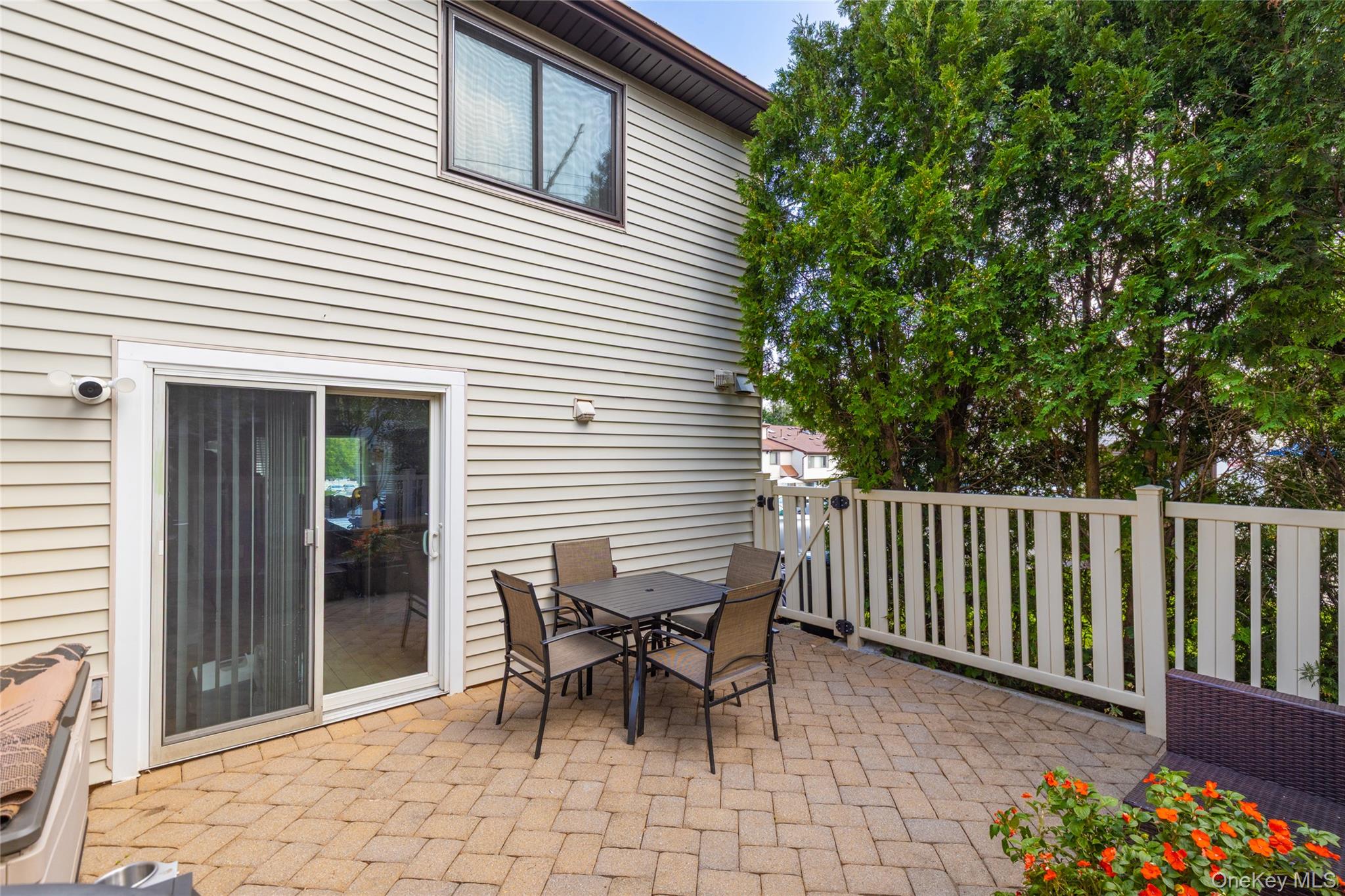 40 Raily Ct, Staten Island, NY 10312