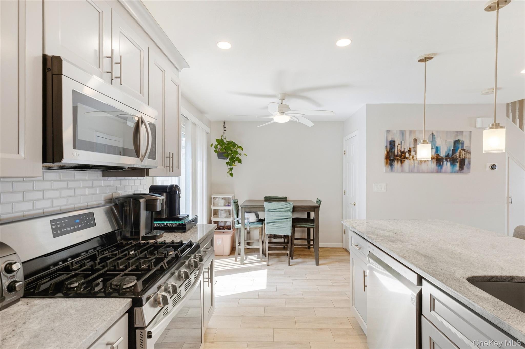 40 Raily Ct, Staten Island, NY 10312