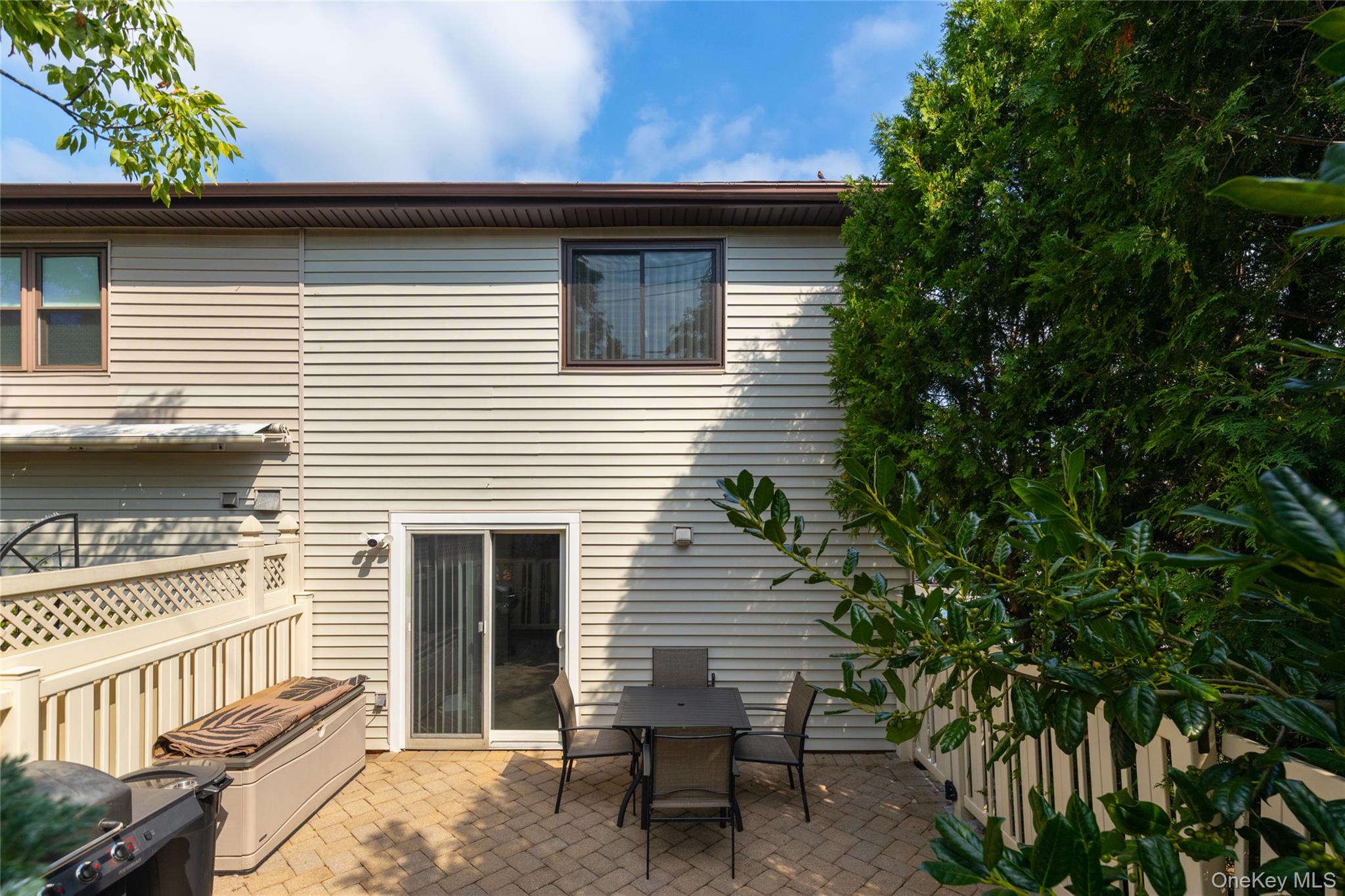 40 Raily Ct, Staten Island, NY 10312