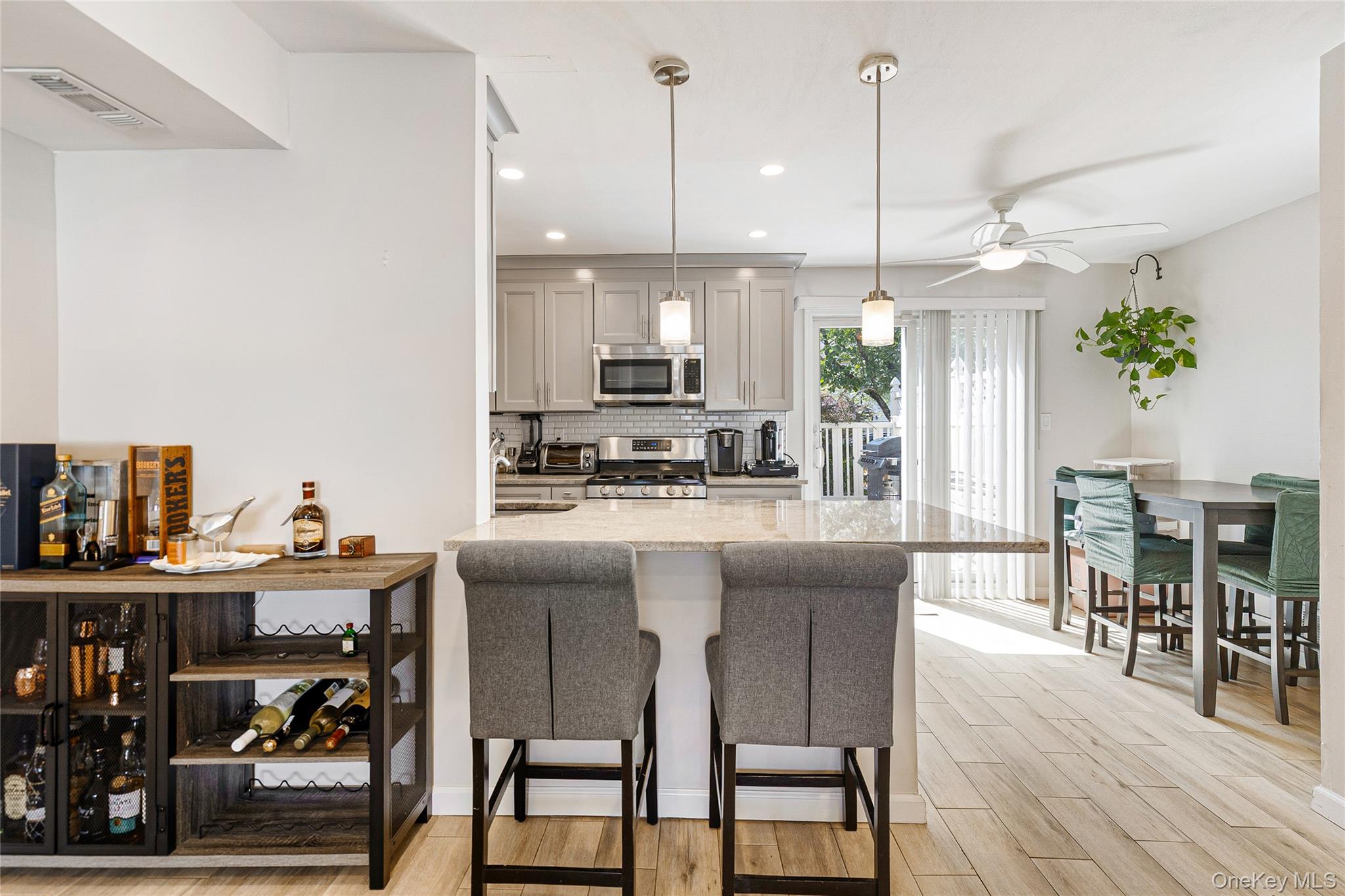 40 Raily Ct, Staten Island, NY 10312